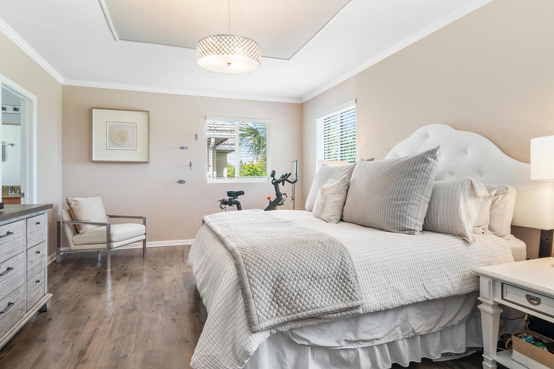 4725 Foxtail Palm Court