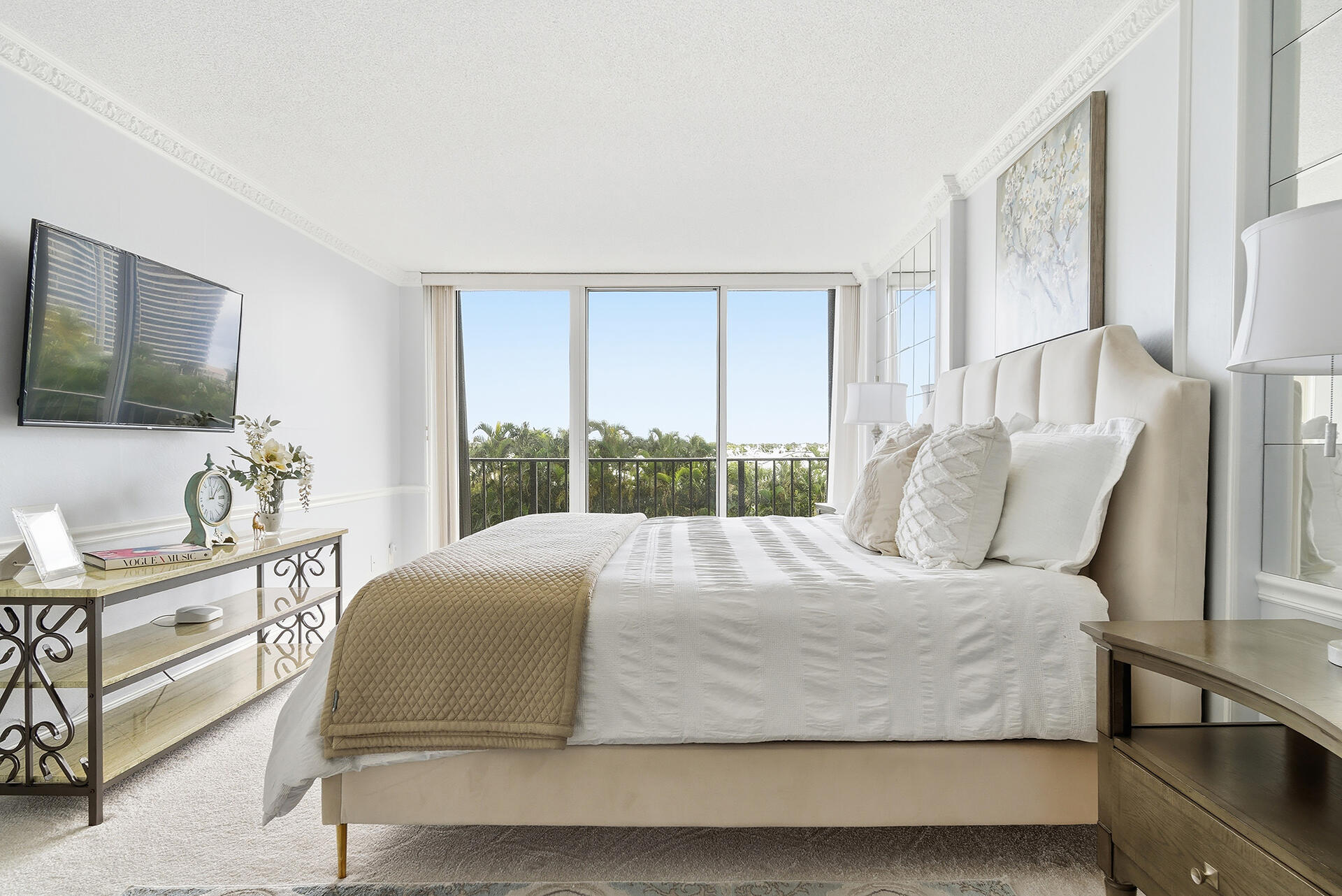 122 Lakeshore Drive 433