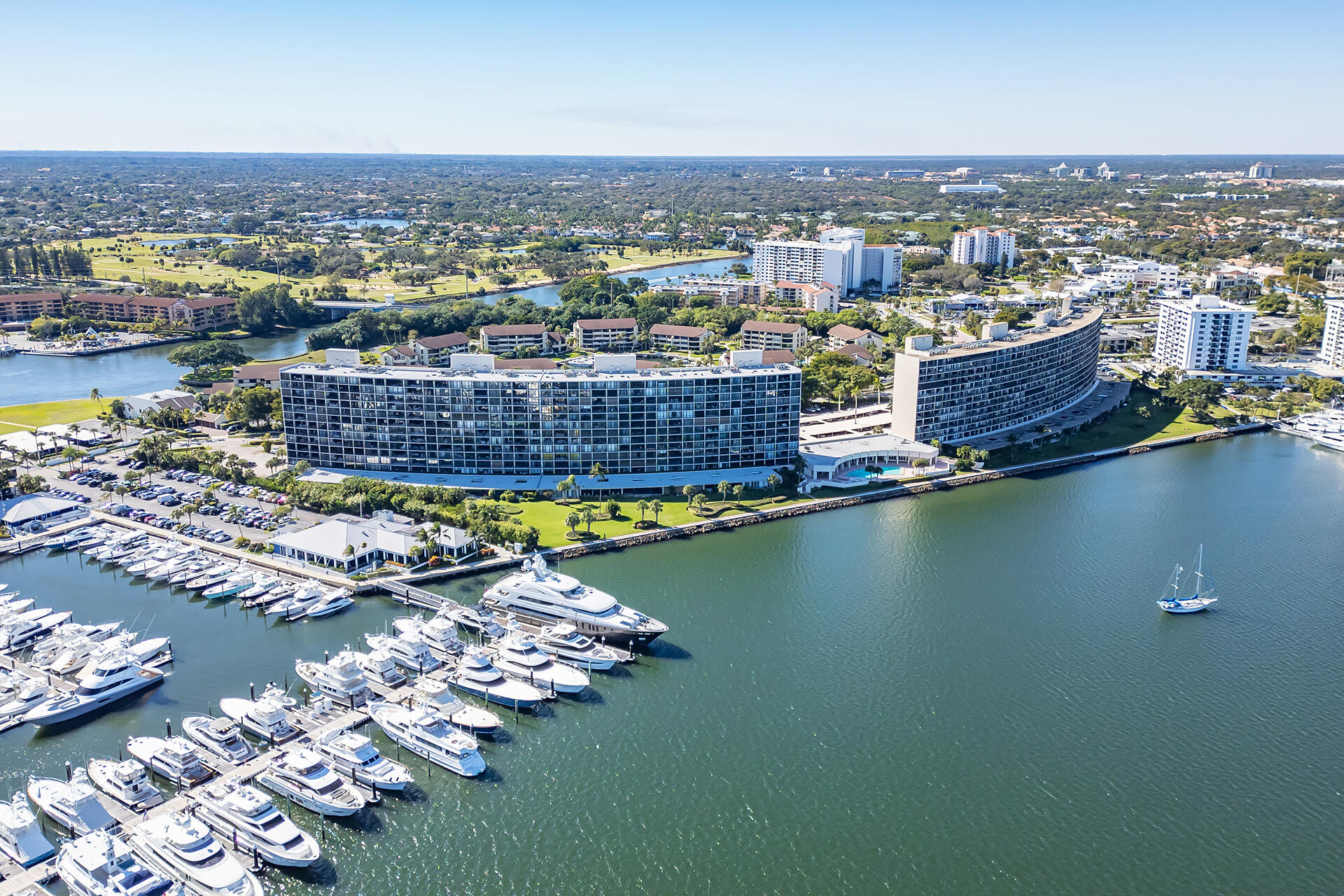 122 Lakeshore Drive 433