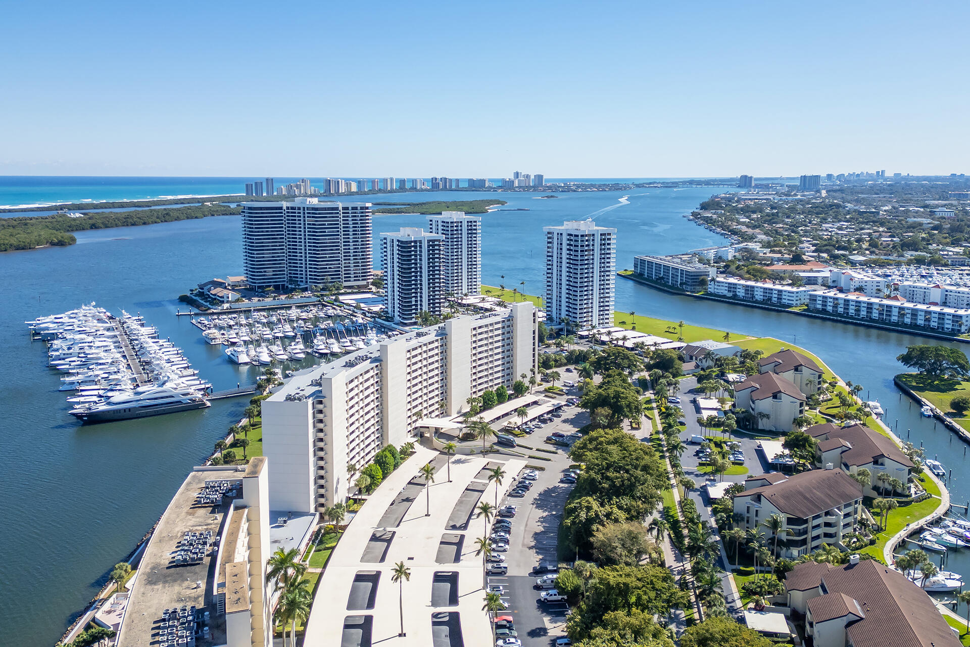 122 Lakeshore Drive 433