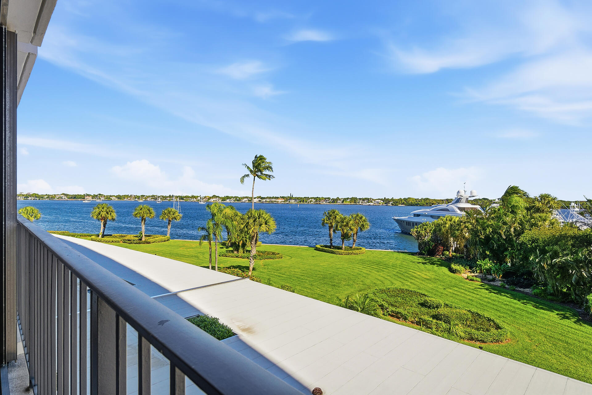 122 Lakeshore Drive 433