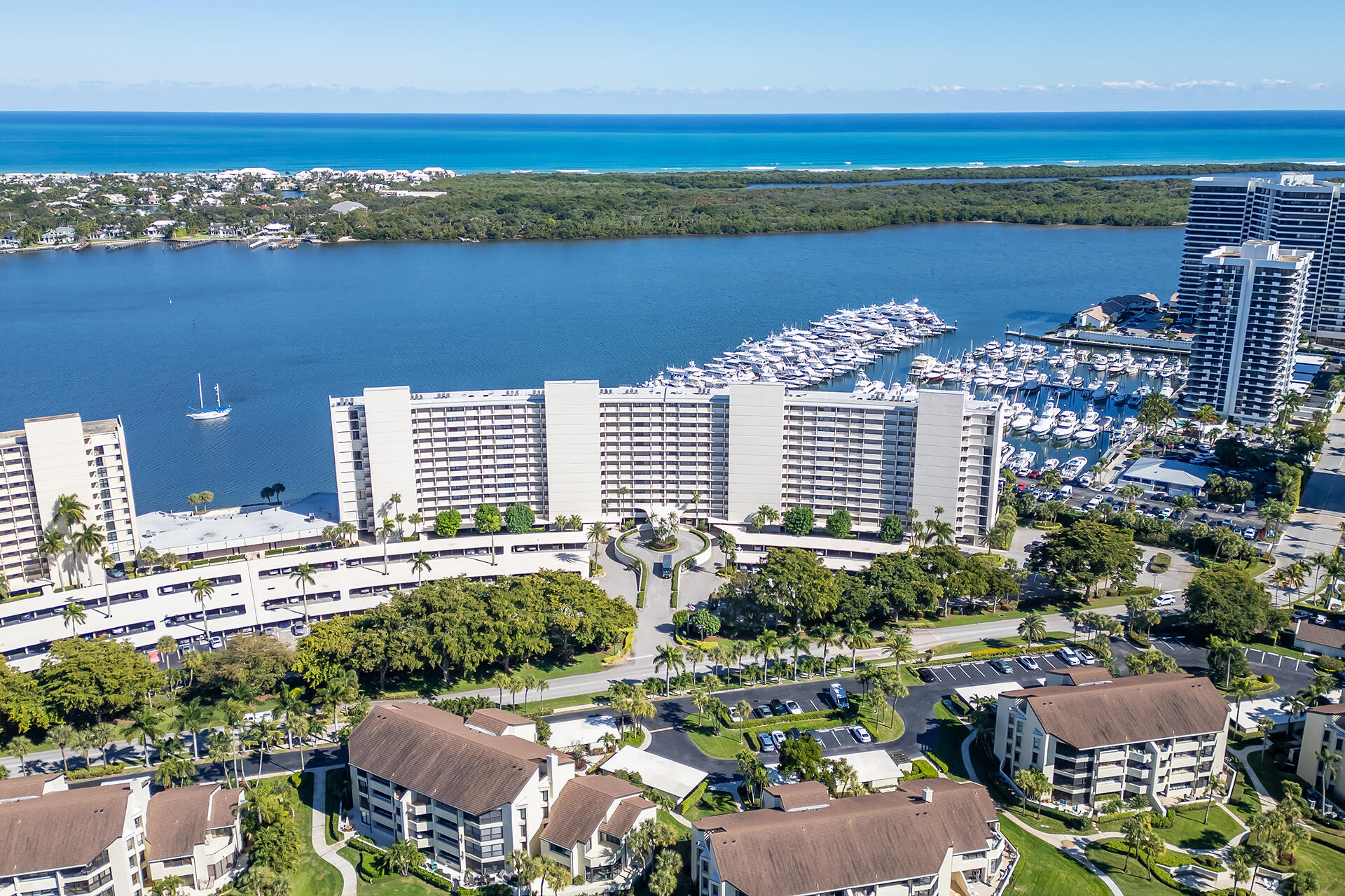 122 Lakeshore Drive 433