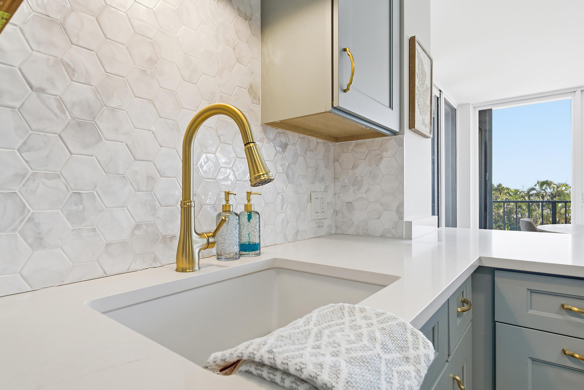 122 Lakeshore Drive 433