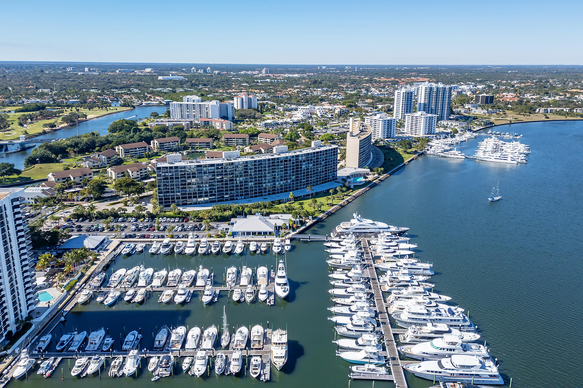 122 Lakeshore Drive 433