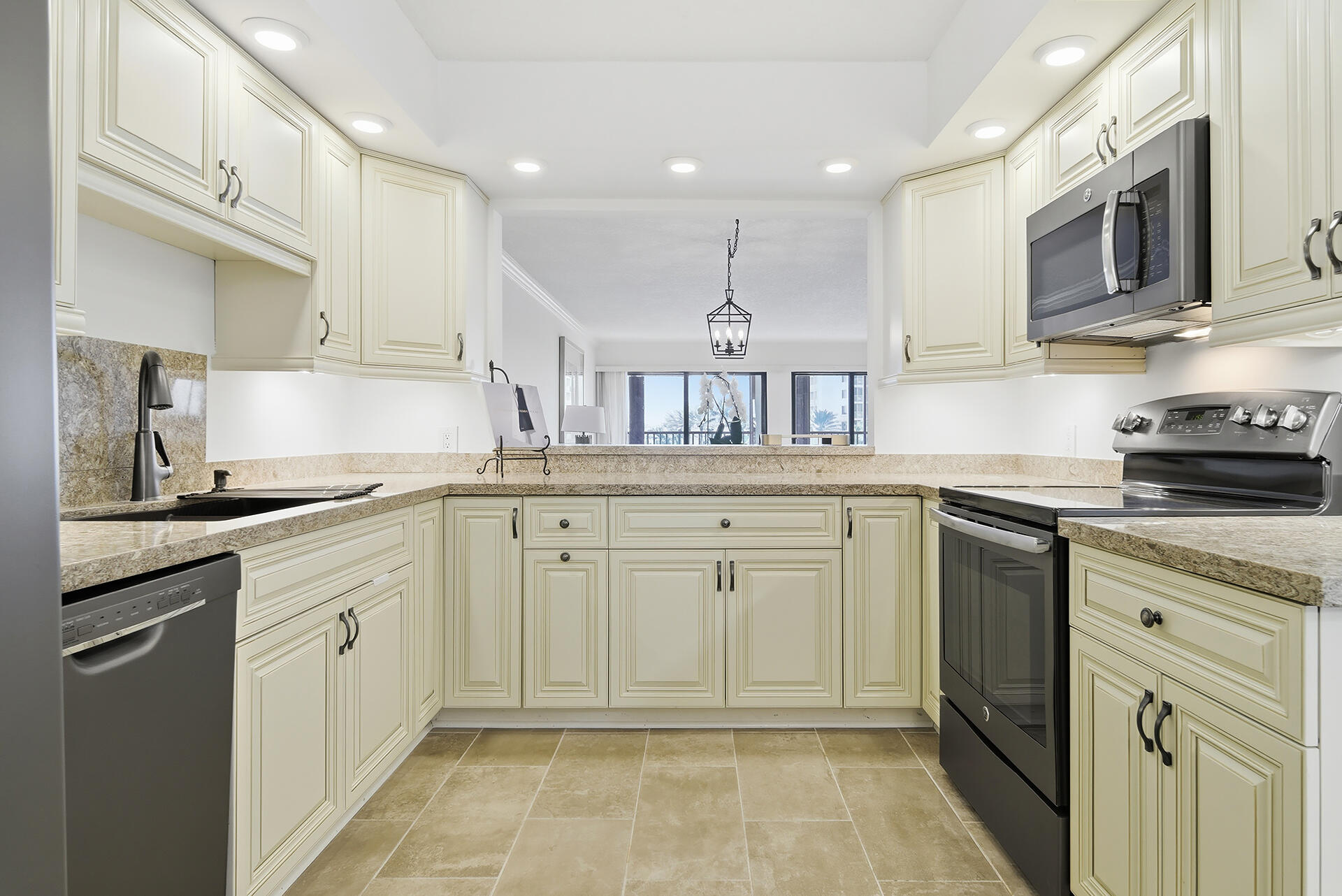 500 Ocean Trail Way 508