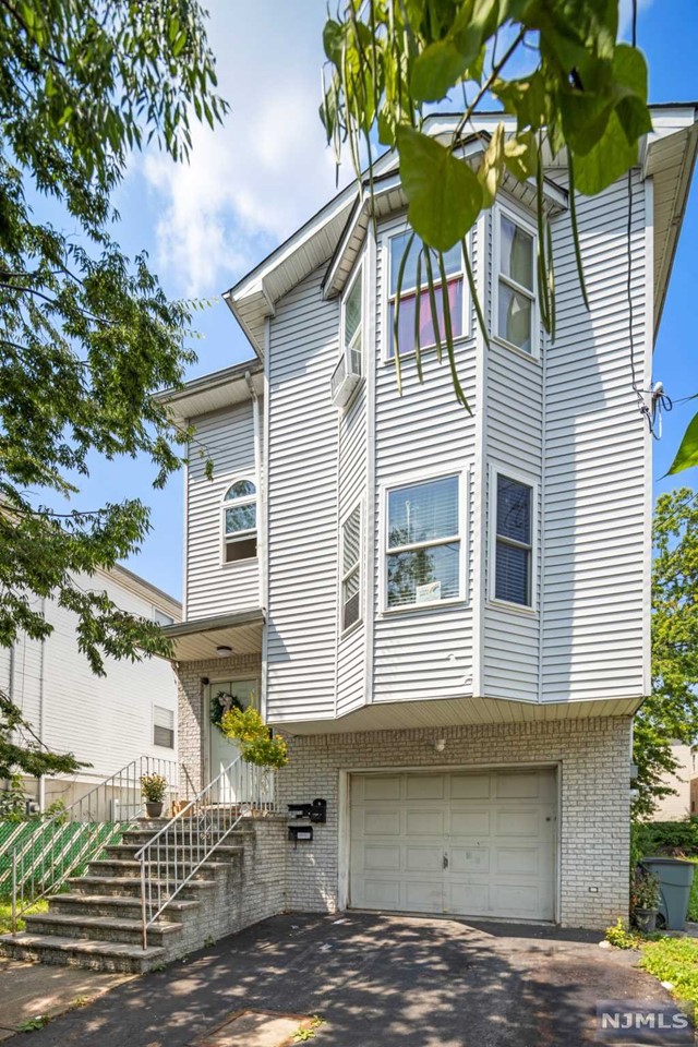 489 South 18th Street