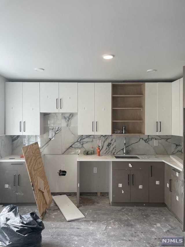 28 East 47th Street 2
