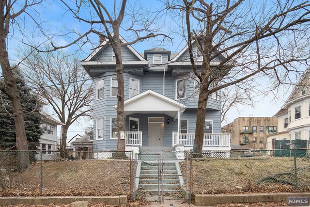 46-48 Van Ness Place