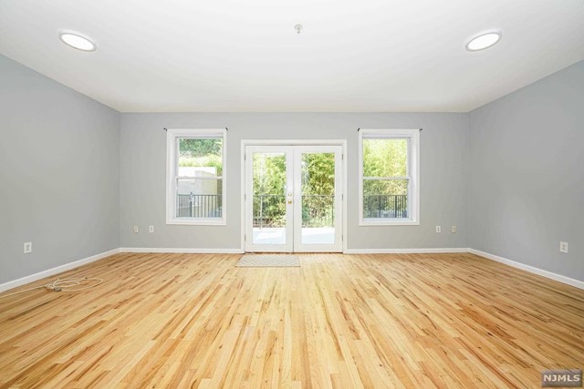 260 Old River Road 2