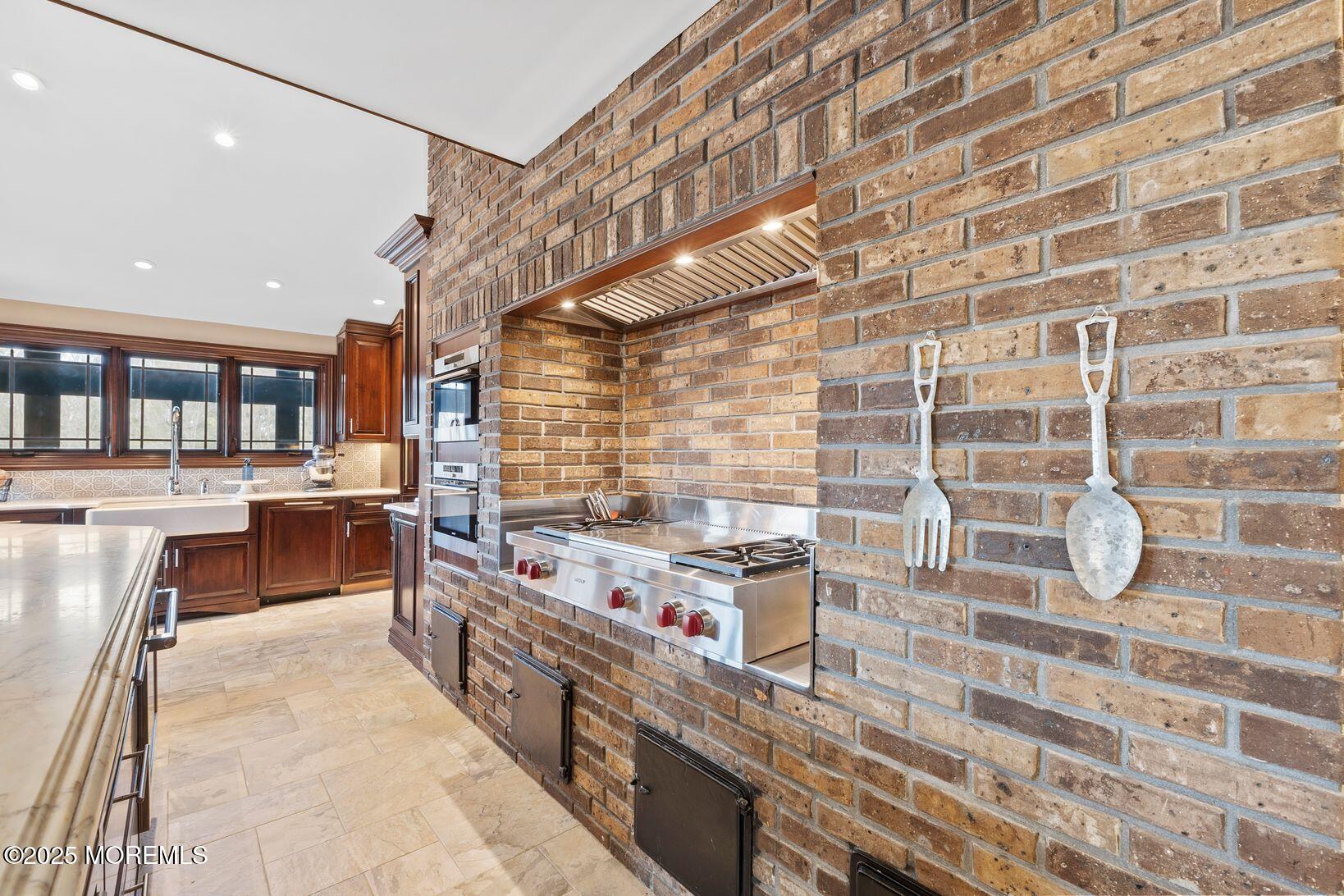 13 Eagle Nest Road