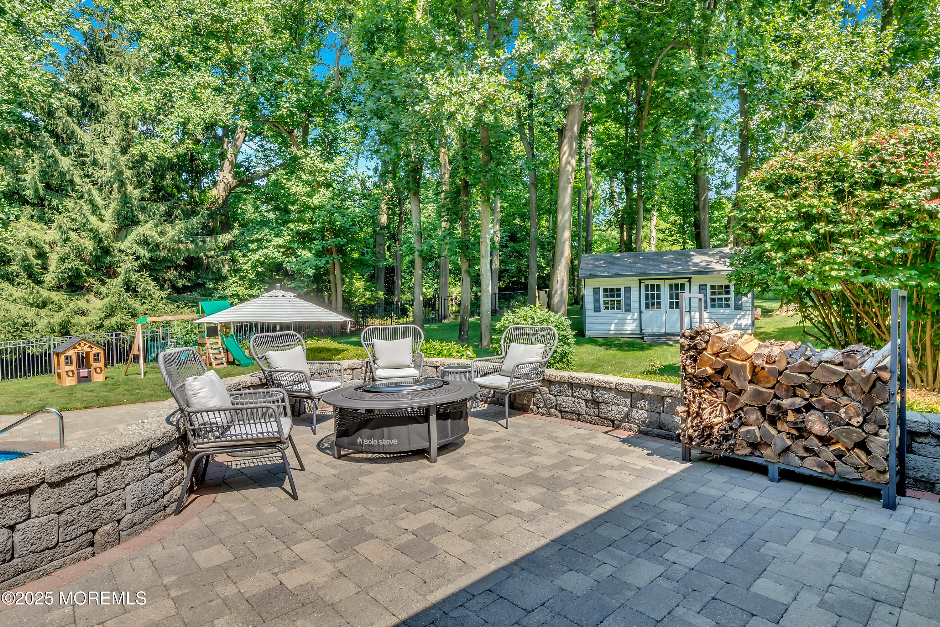 11 Applethorn Court