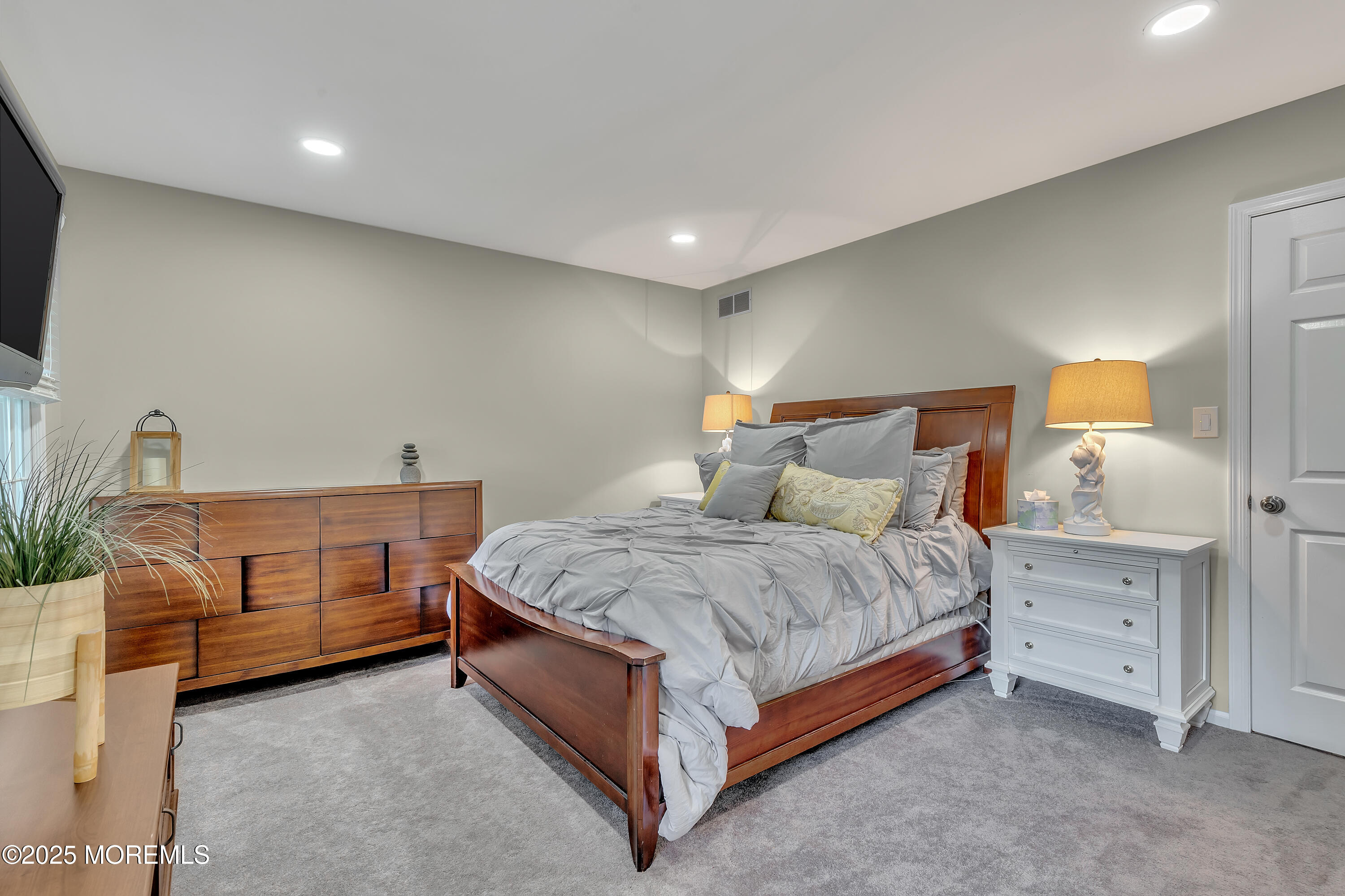11 Applethorn Court