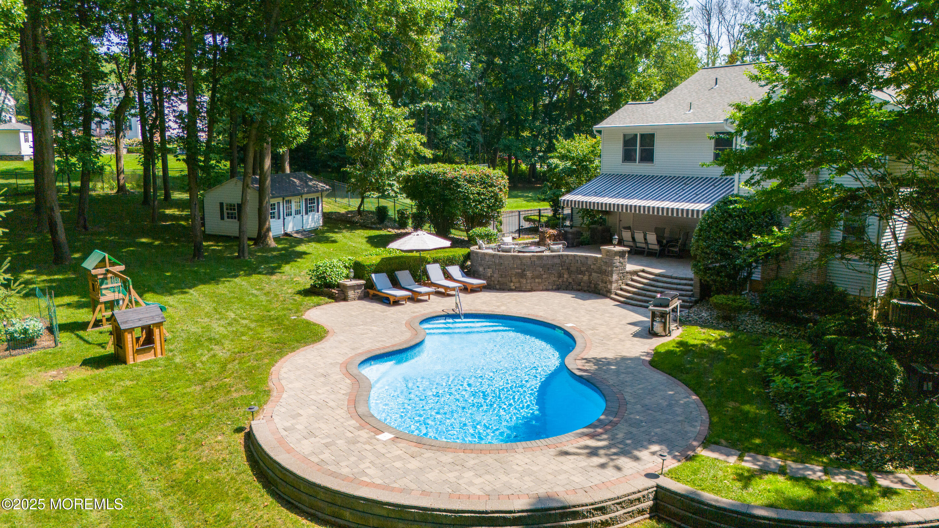 11 Applethorn Court
