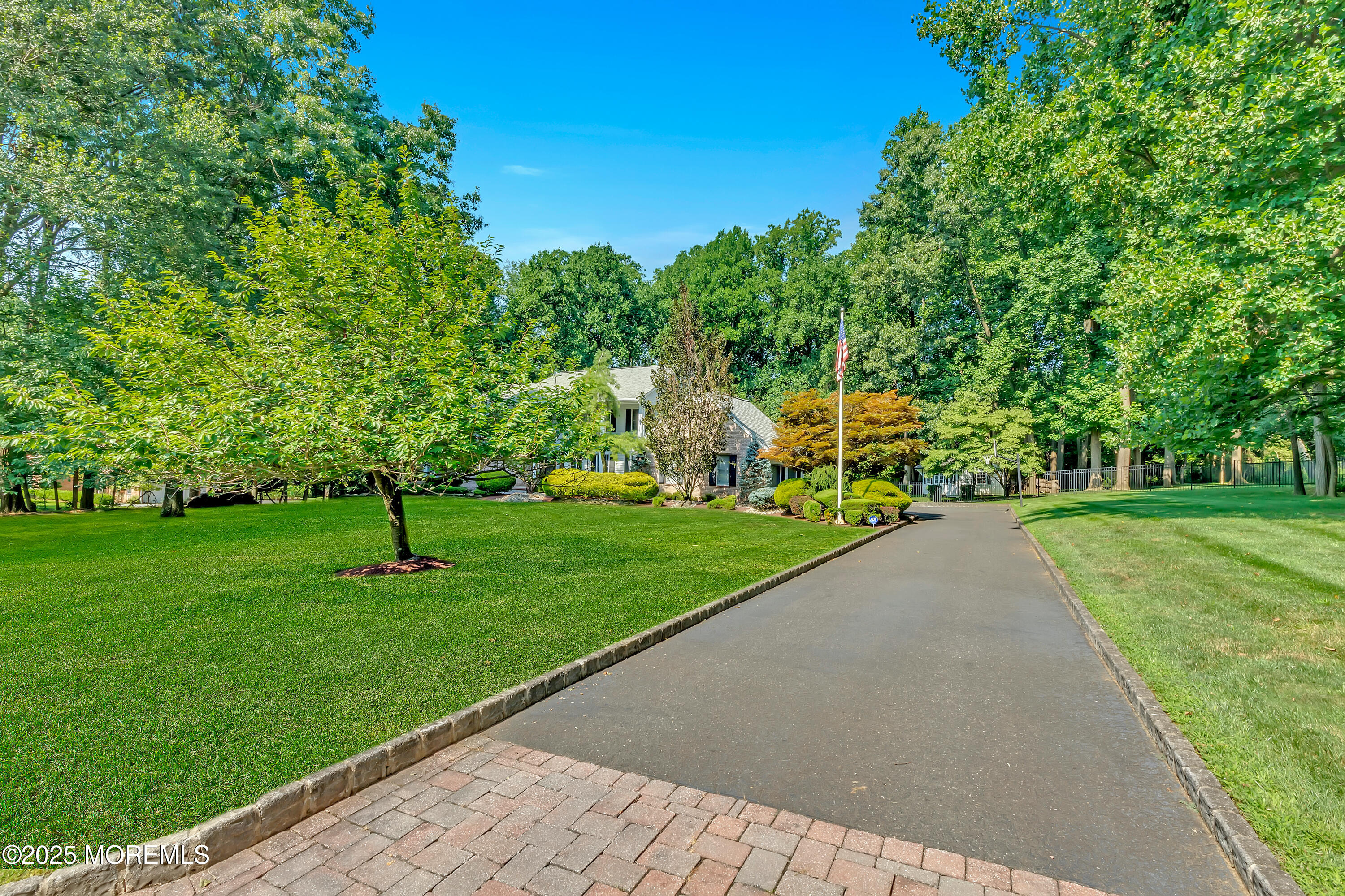 11 Applethorn Court