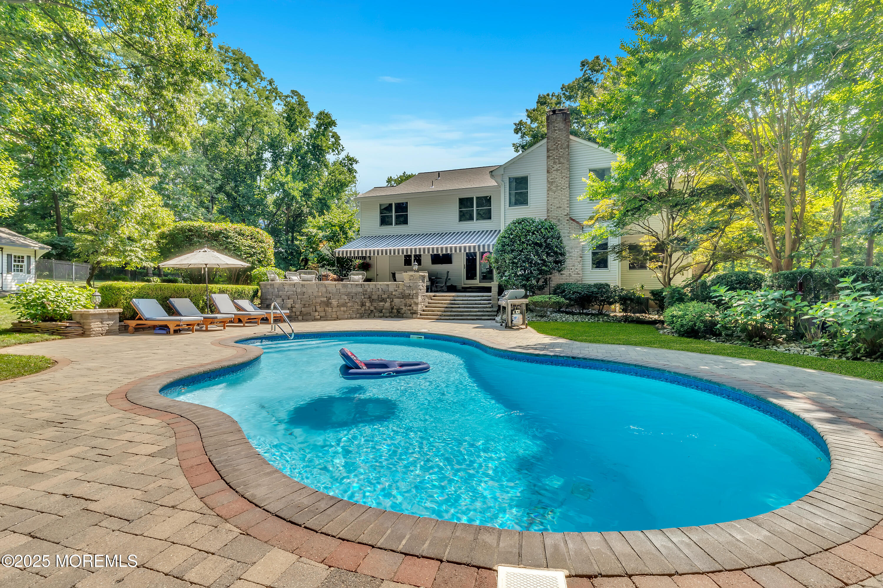 11 Applethorn Court