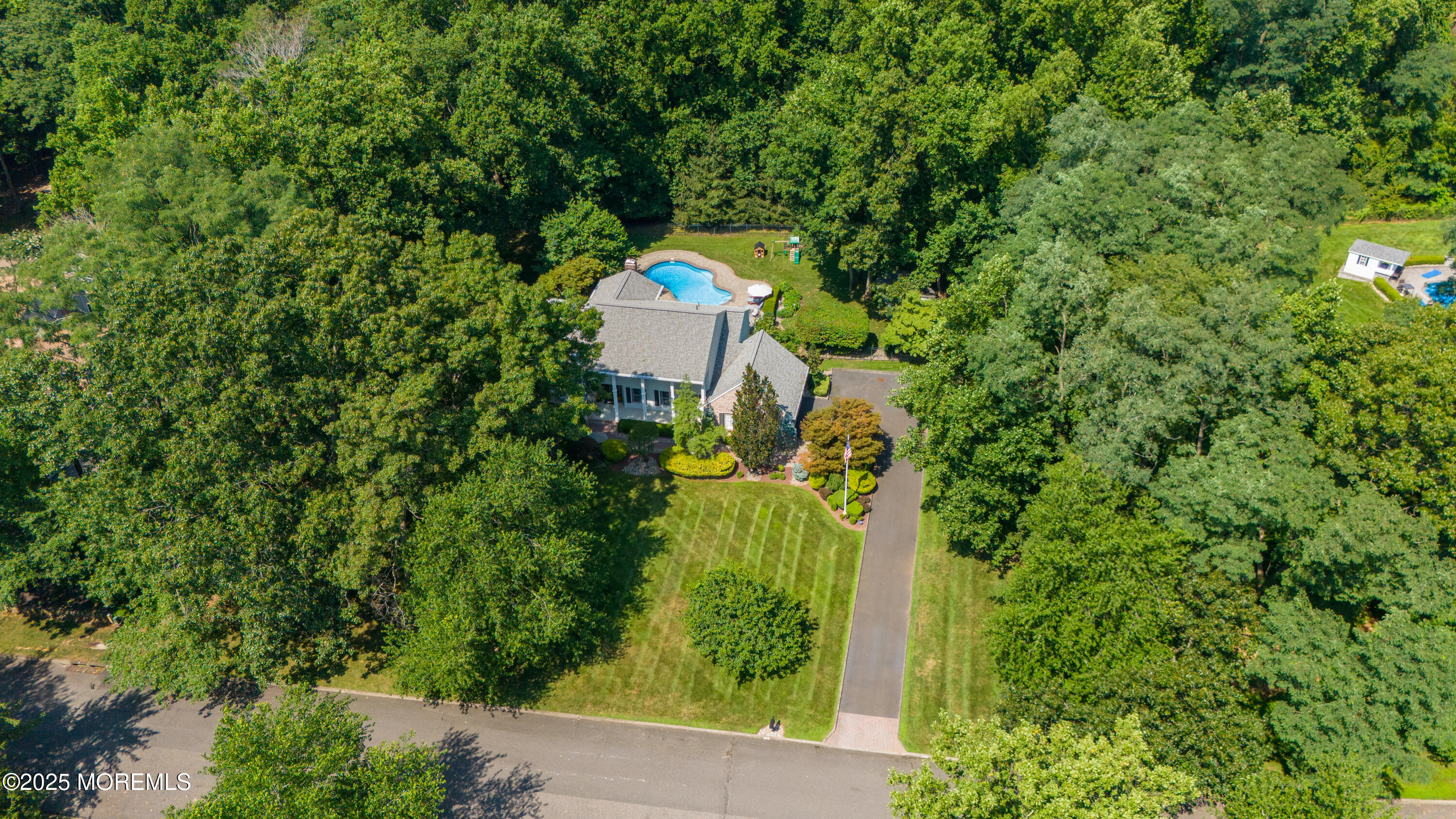 11 Applethorn Court