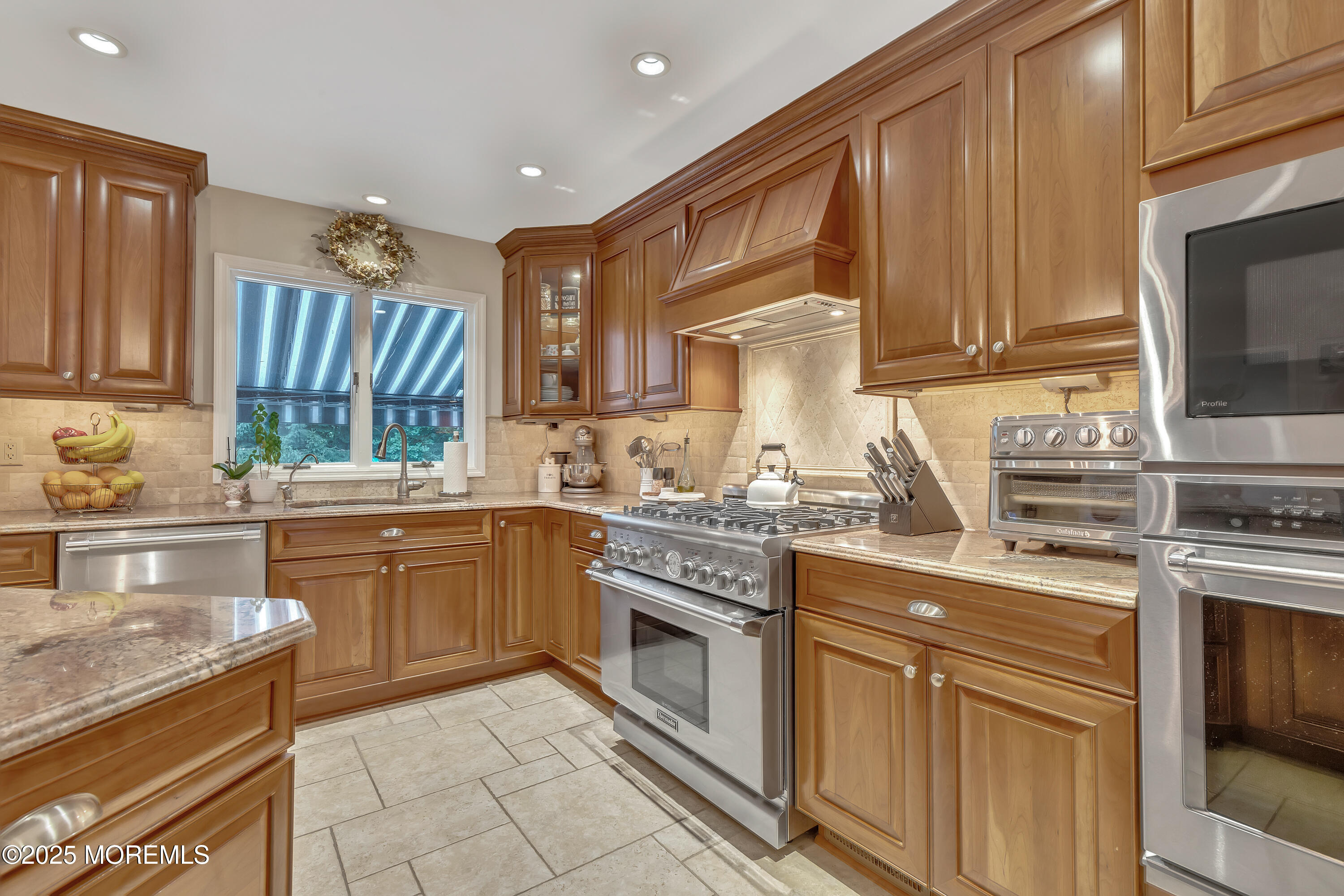 11 Applethorn Court