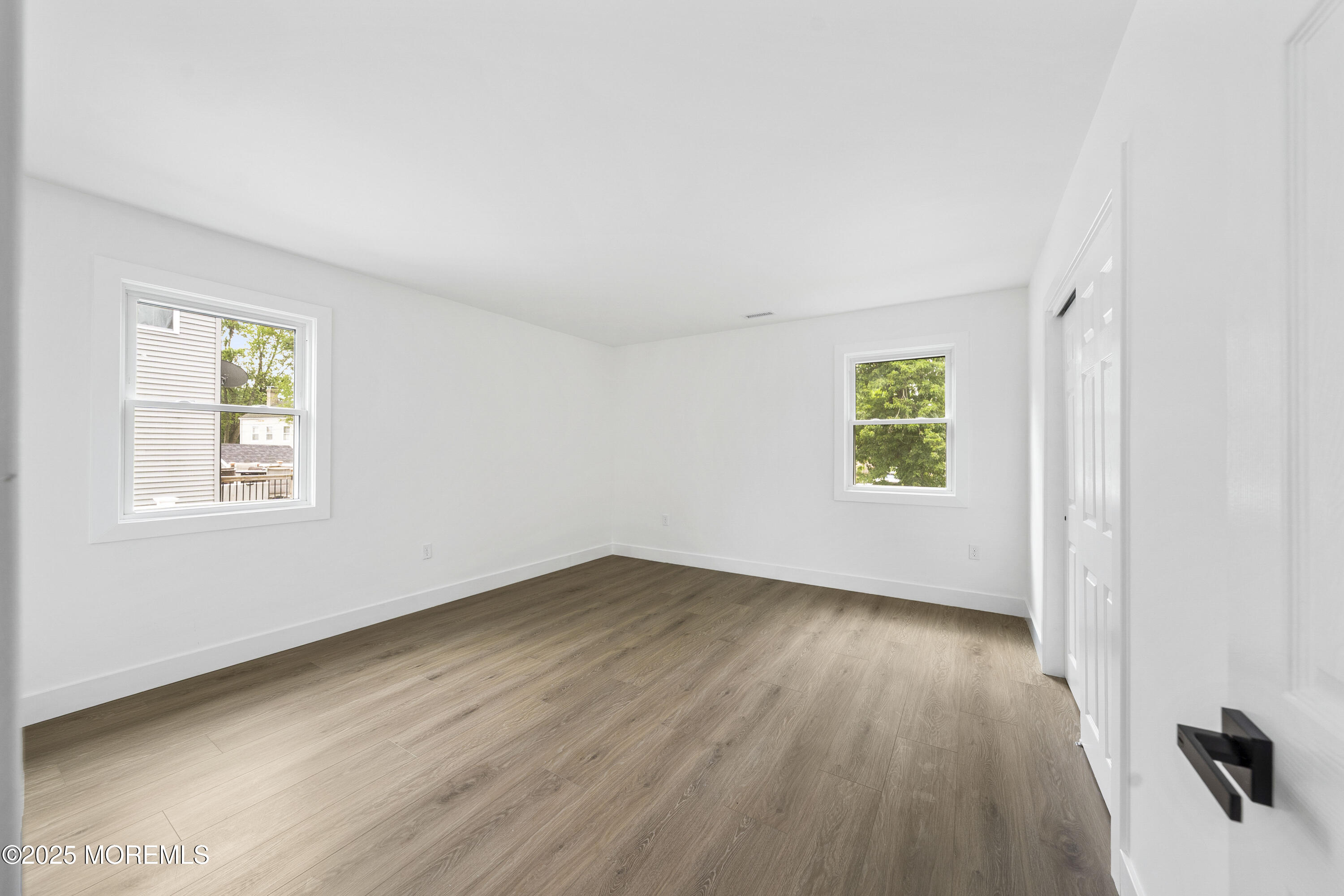 976 Woodmere Drive