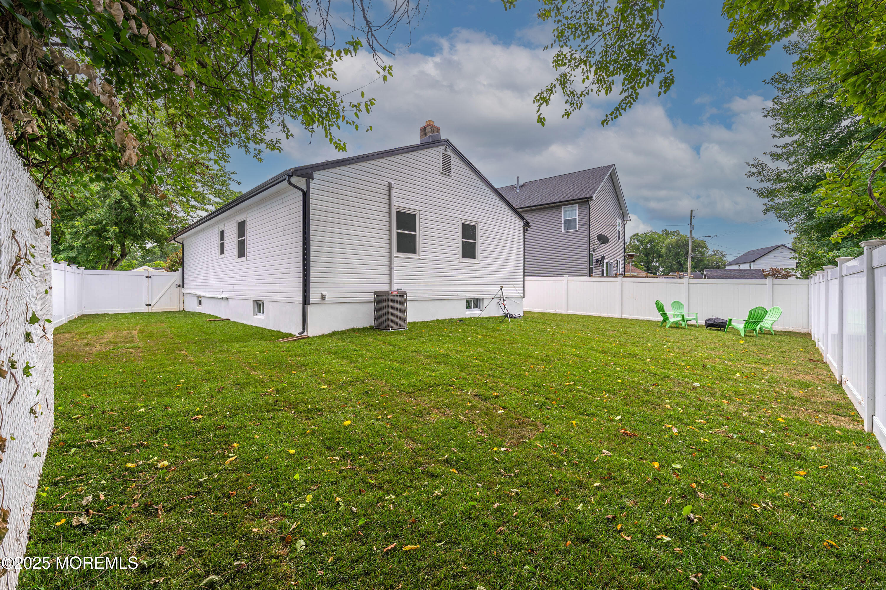 976 Woodmere Drive