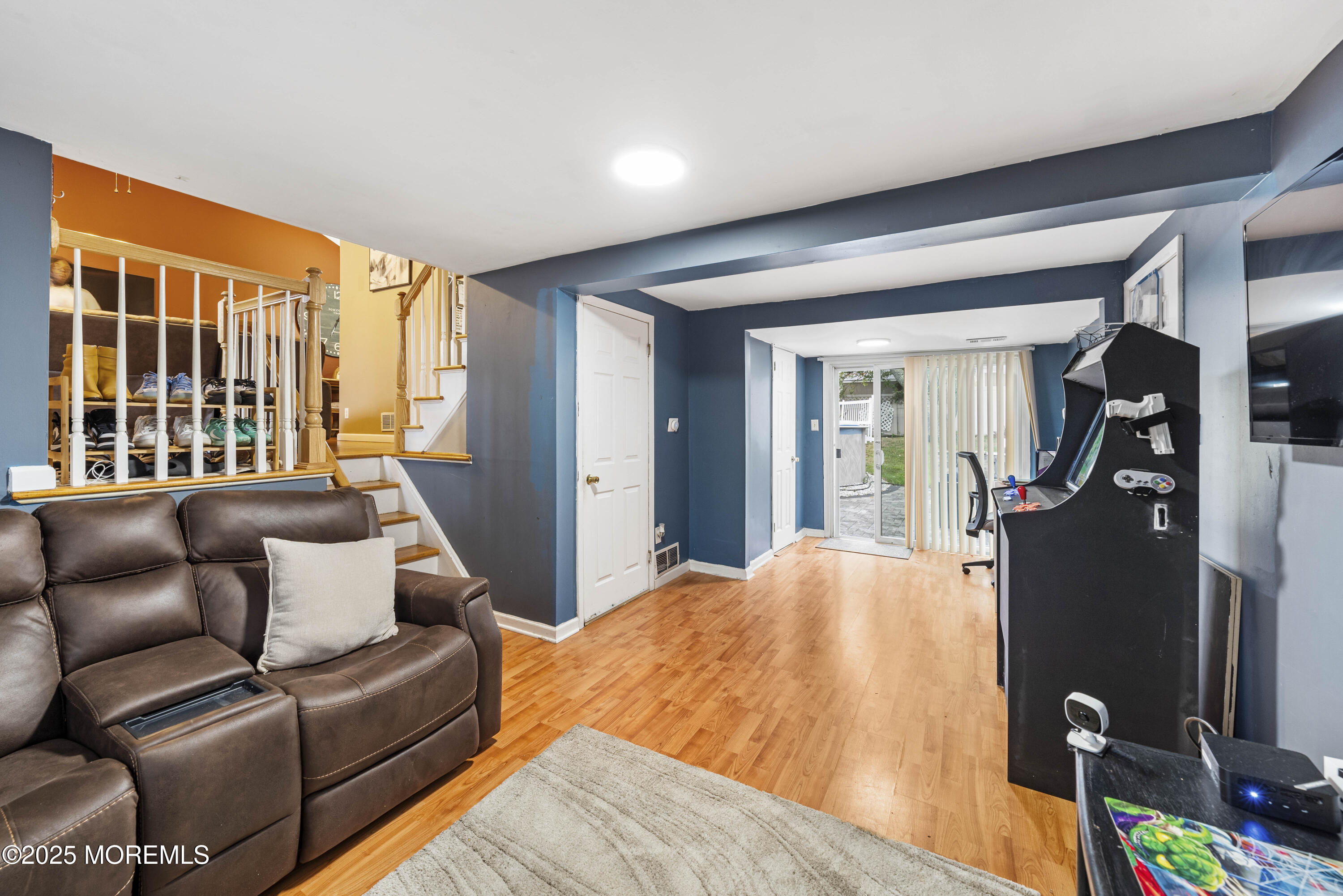 23 Pine Avenue
