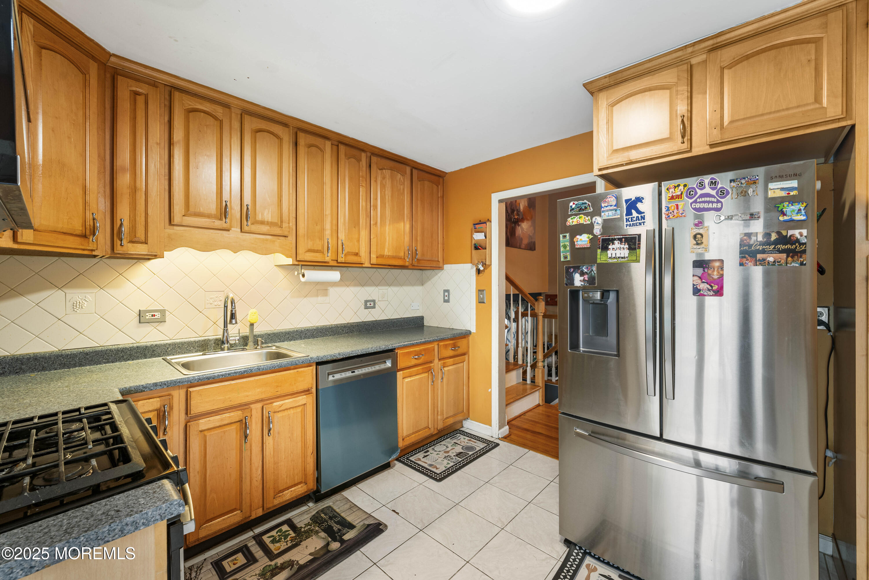 23 Pine Avenue
