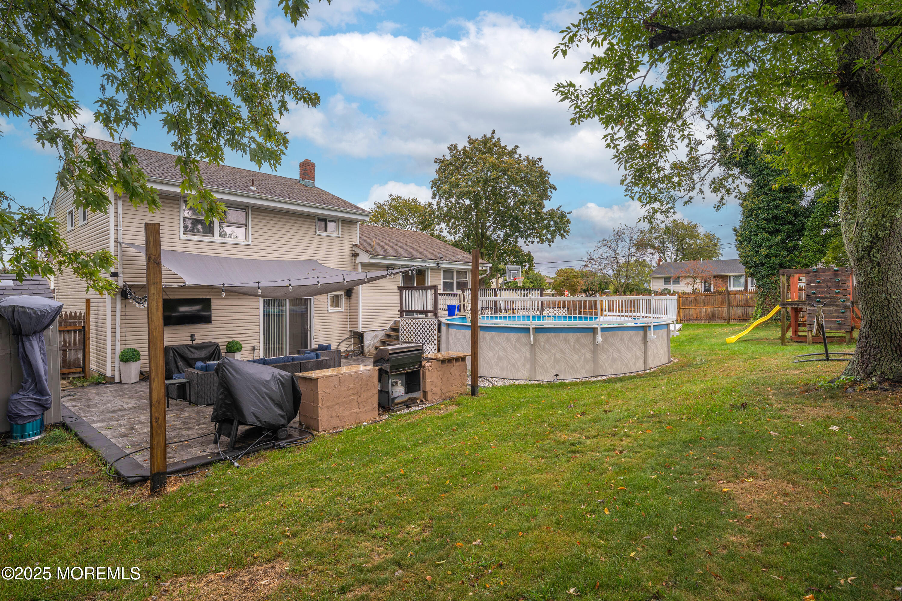 23 Pine Avenue