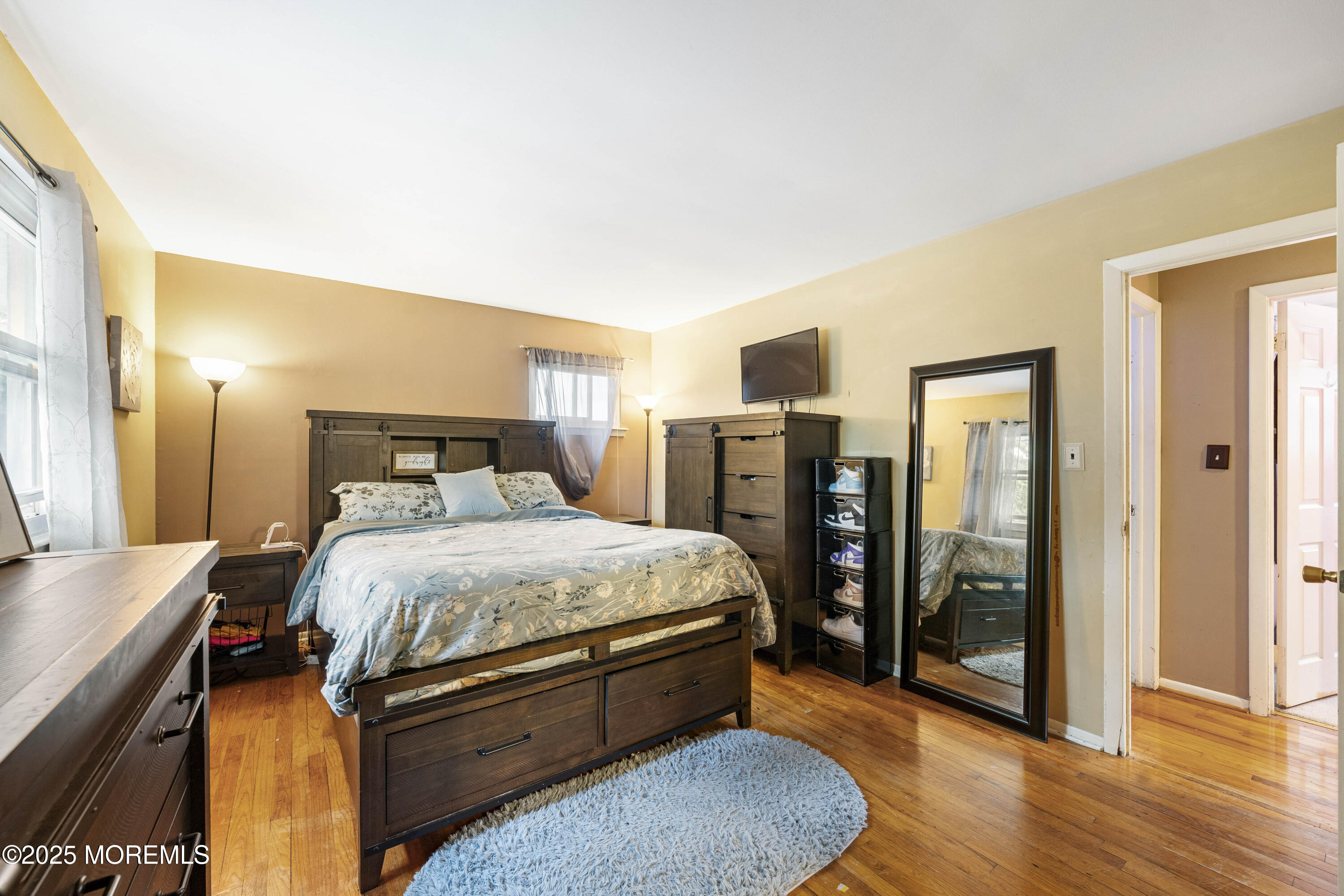 23 Pine Avenue
