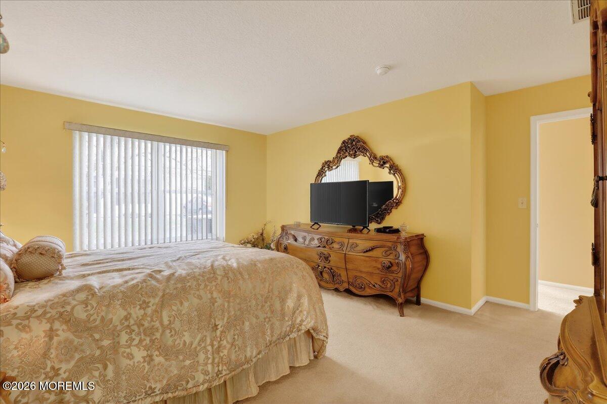 28 Golden Willows Avenue 1000