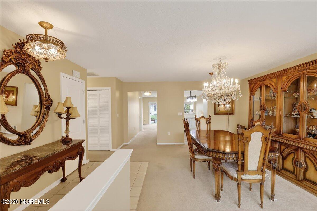 28 Golden Willows Avenue 1000
