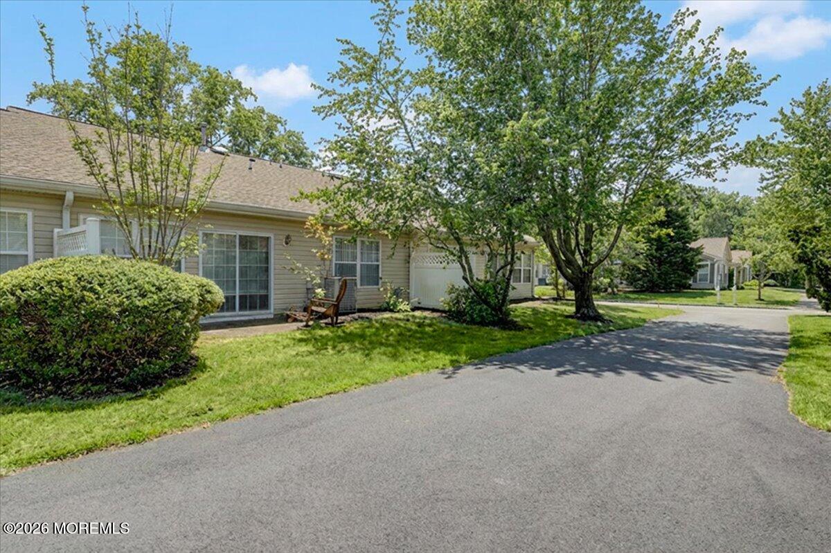 28 Golden Willows Avenue 1000