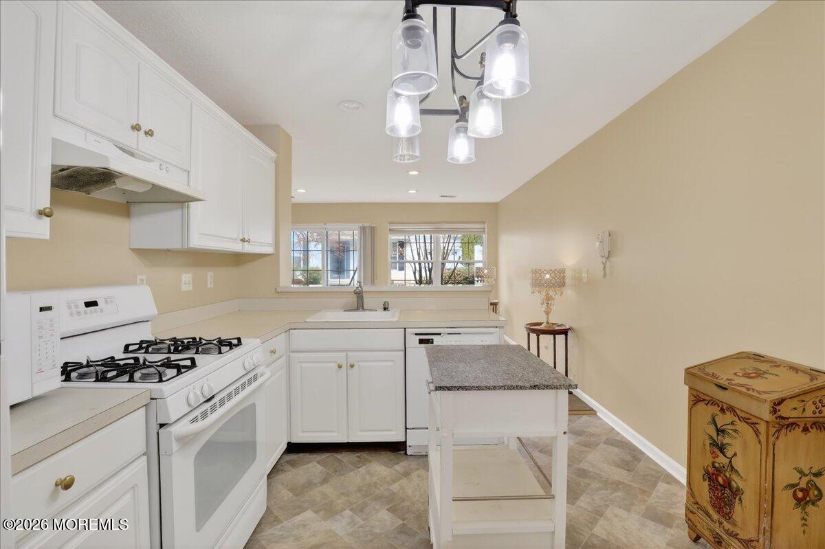 28 Golden Willows Avenue 1000