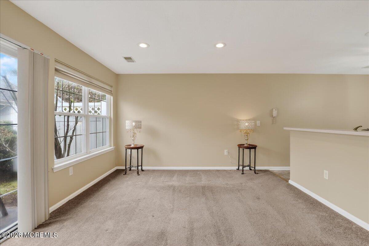 28 Golden Willows Avenue 1000