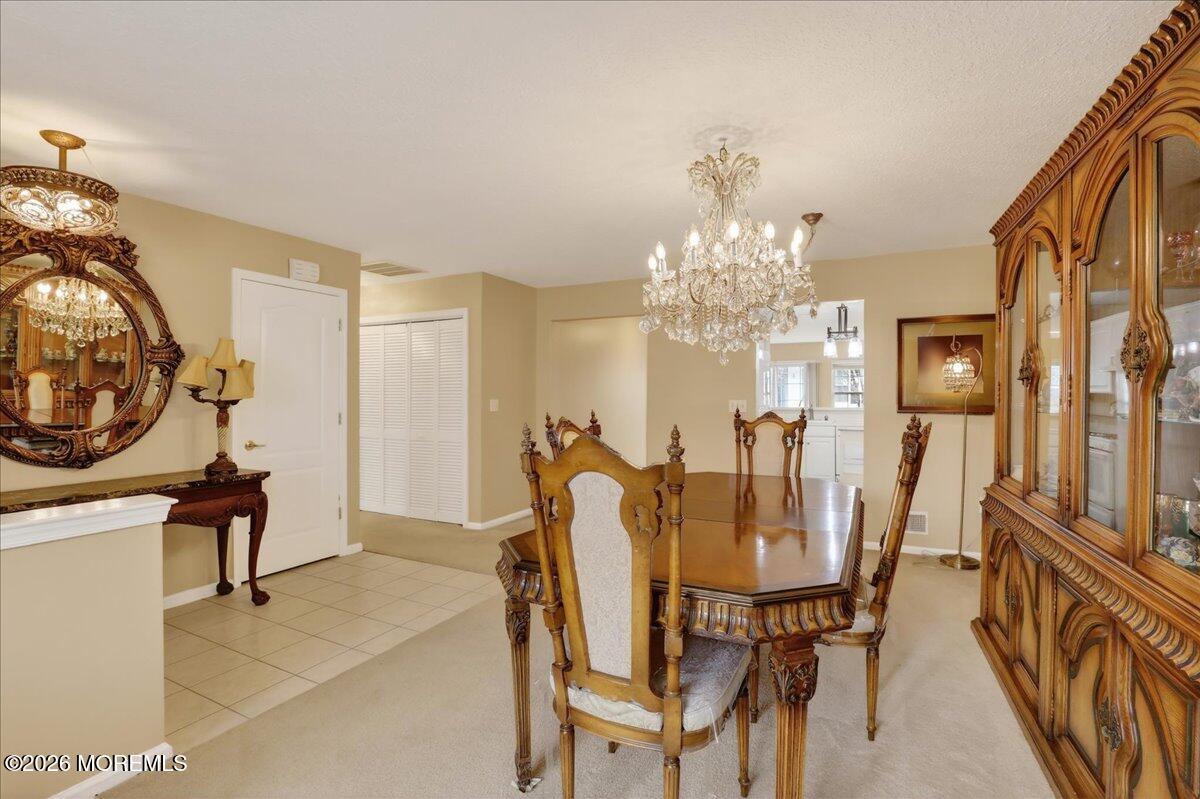 28 Golden Willows Avenue 1000
