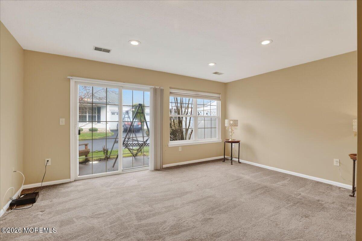 28 Golden Willows Avenue 1000