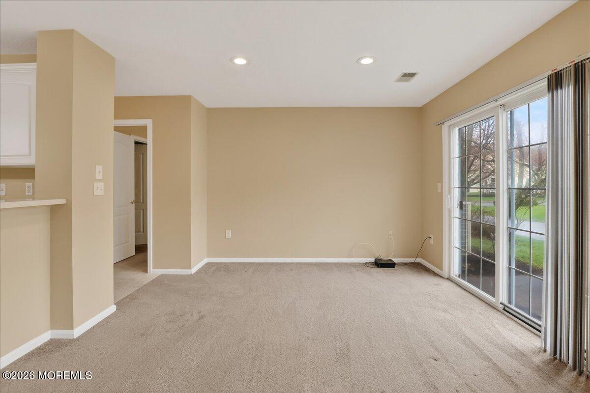 28 Golden Willows Avenue 1000