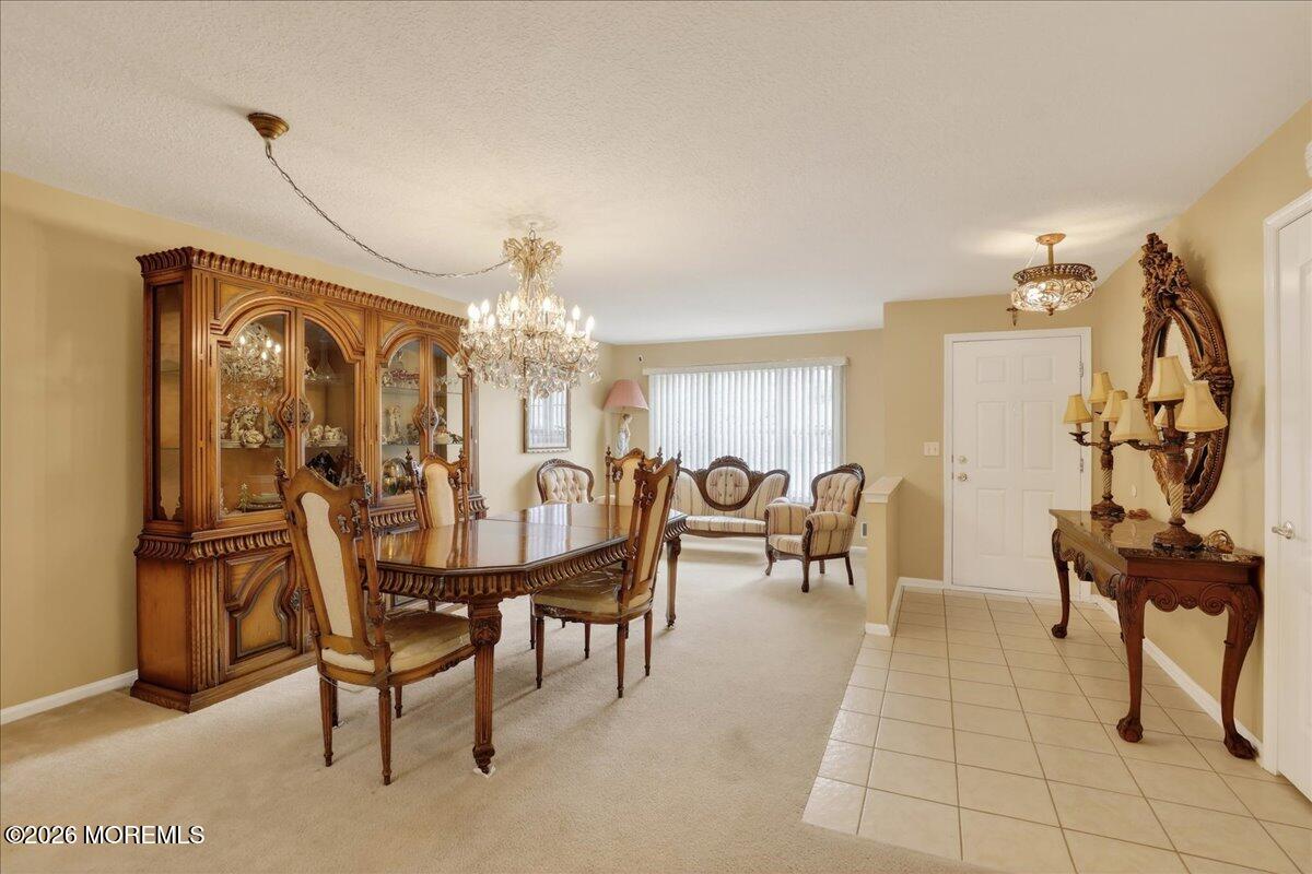 28 Golden Willows Avenue 1000