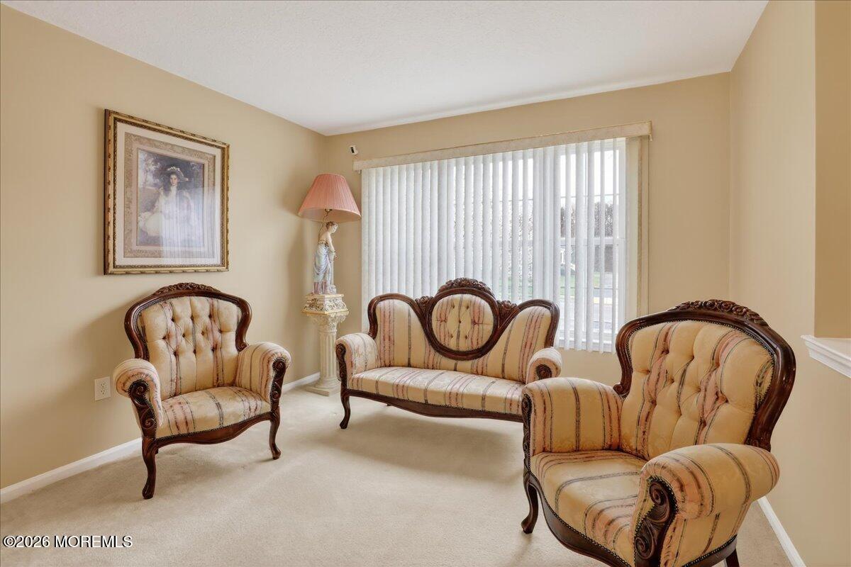 28 Golden Willows Avenue 1000