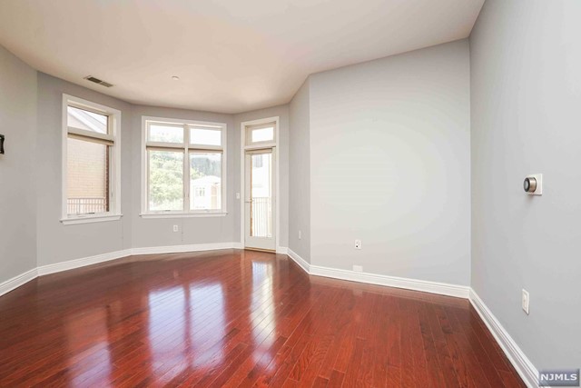 7400 River Road 422