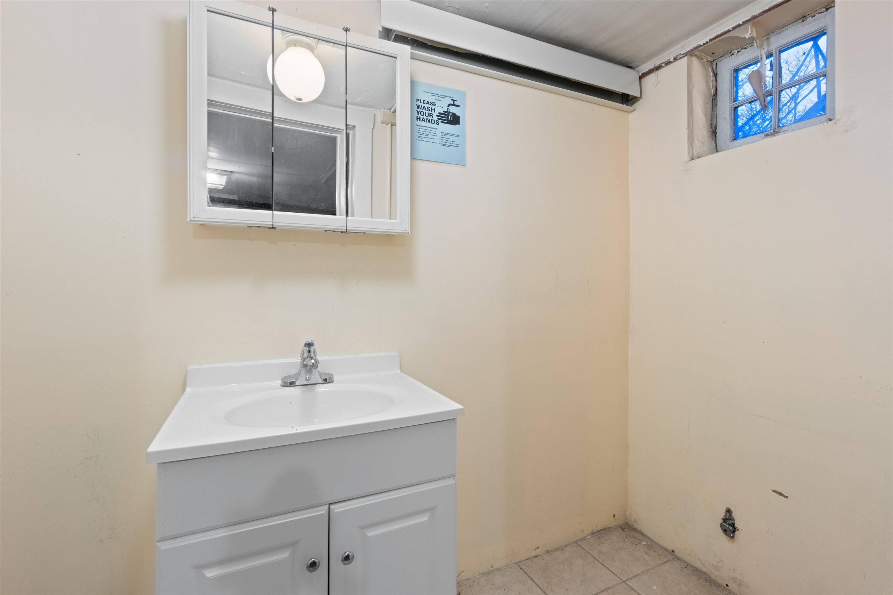 131 GIFFORD AVE