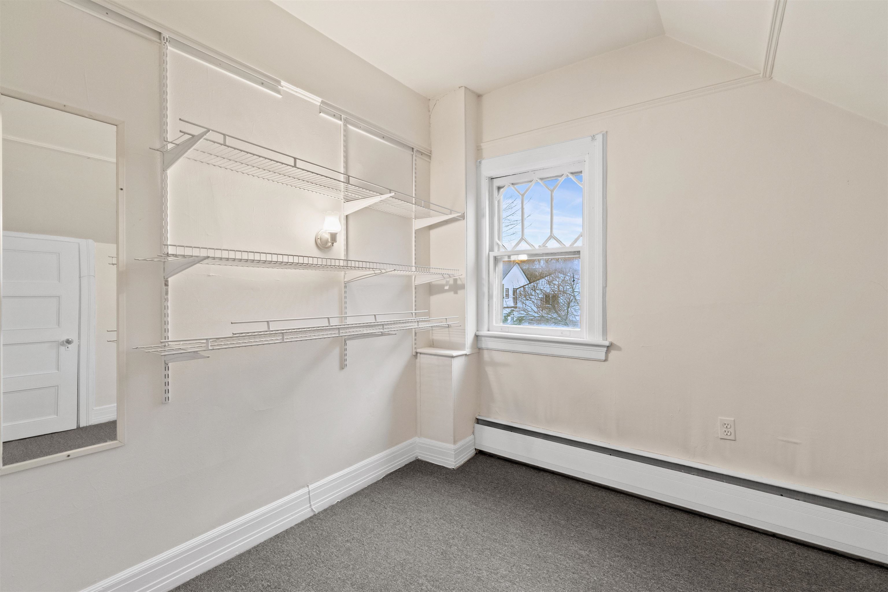 131 GIFFORD AVE