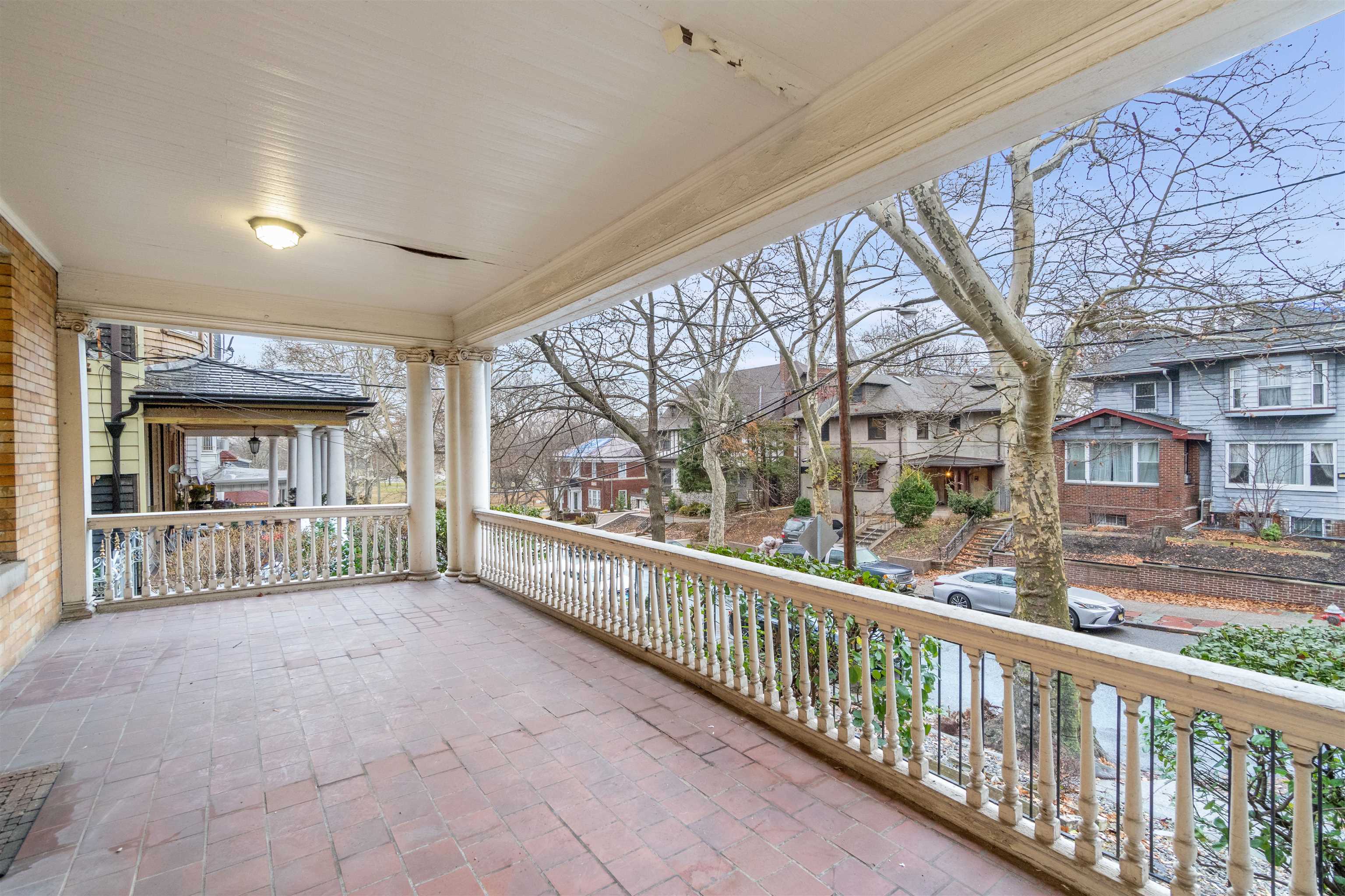 131 GIFFORD AVE