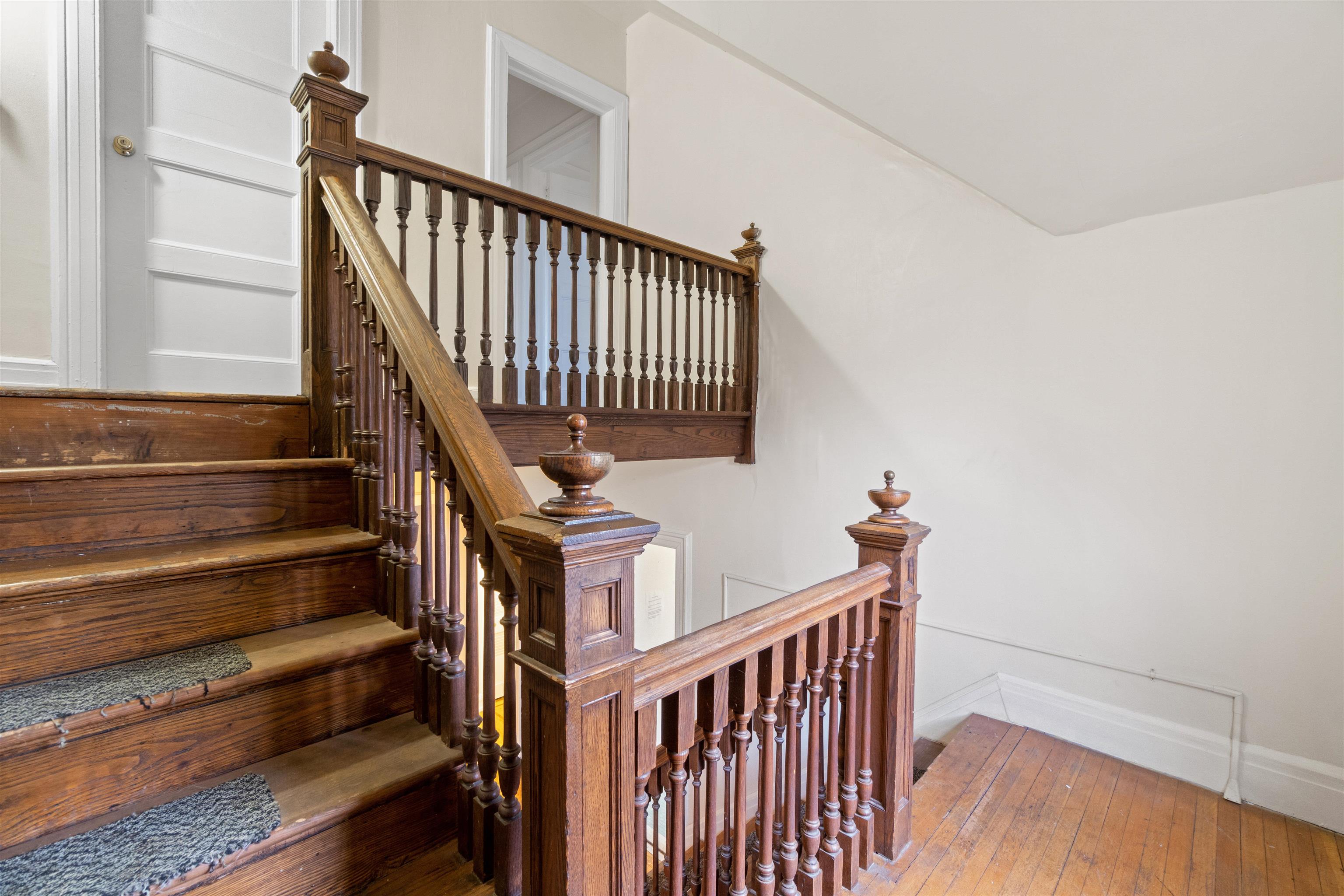 131 GIFFORD AVE