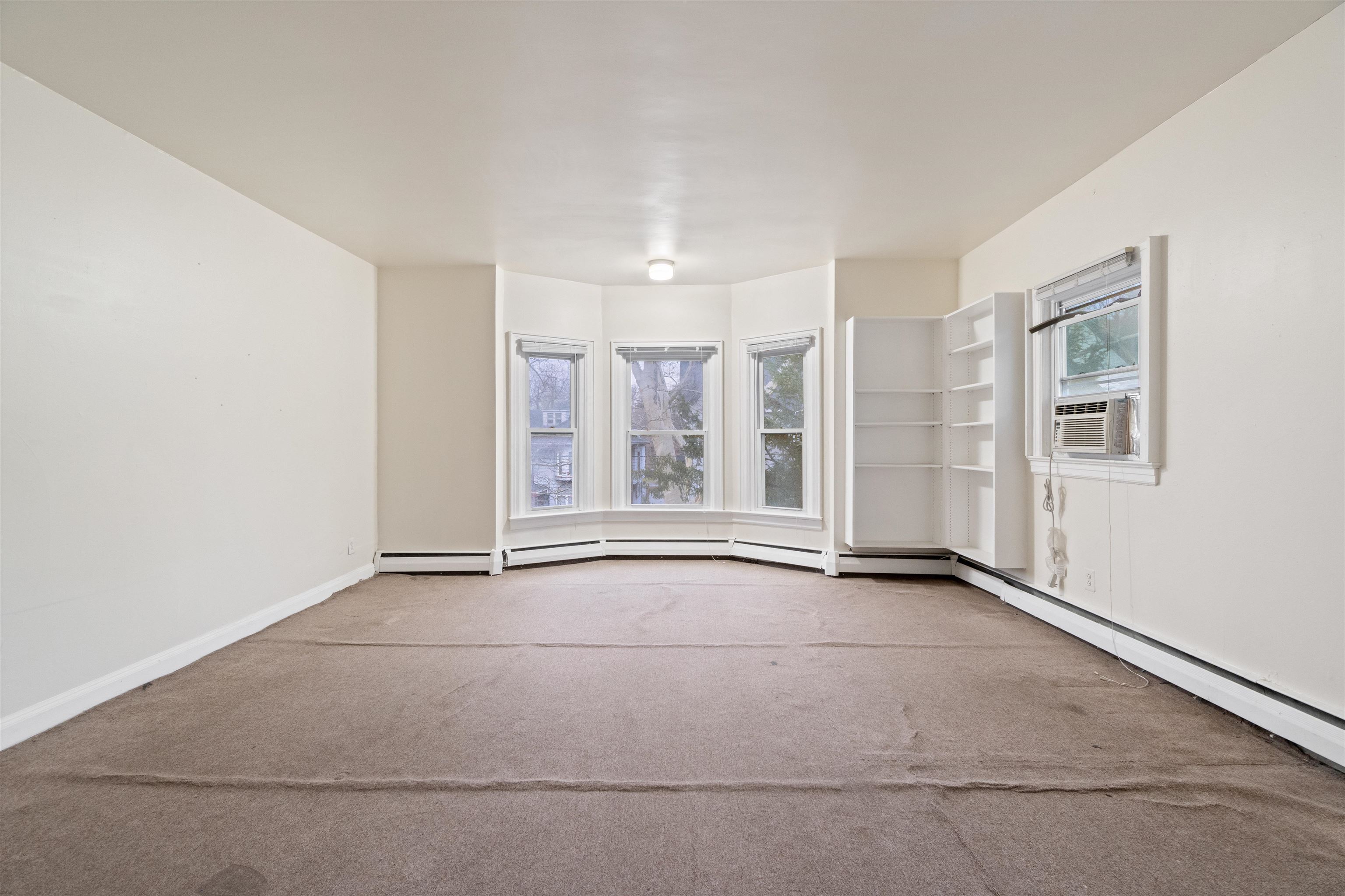 131 GIFFORD AVE