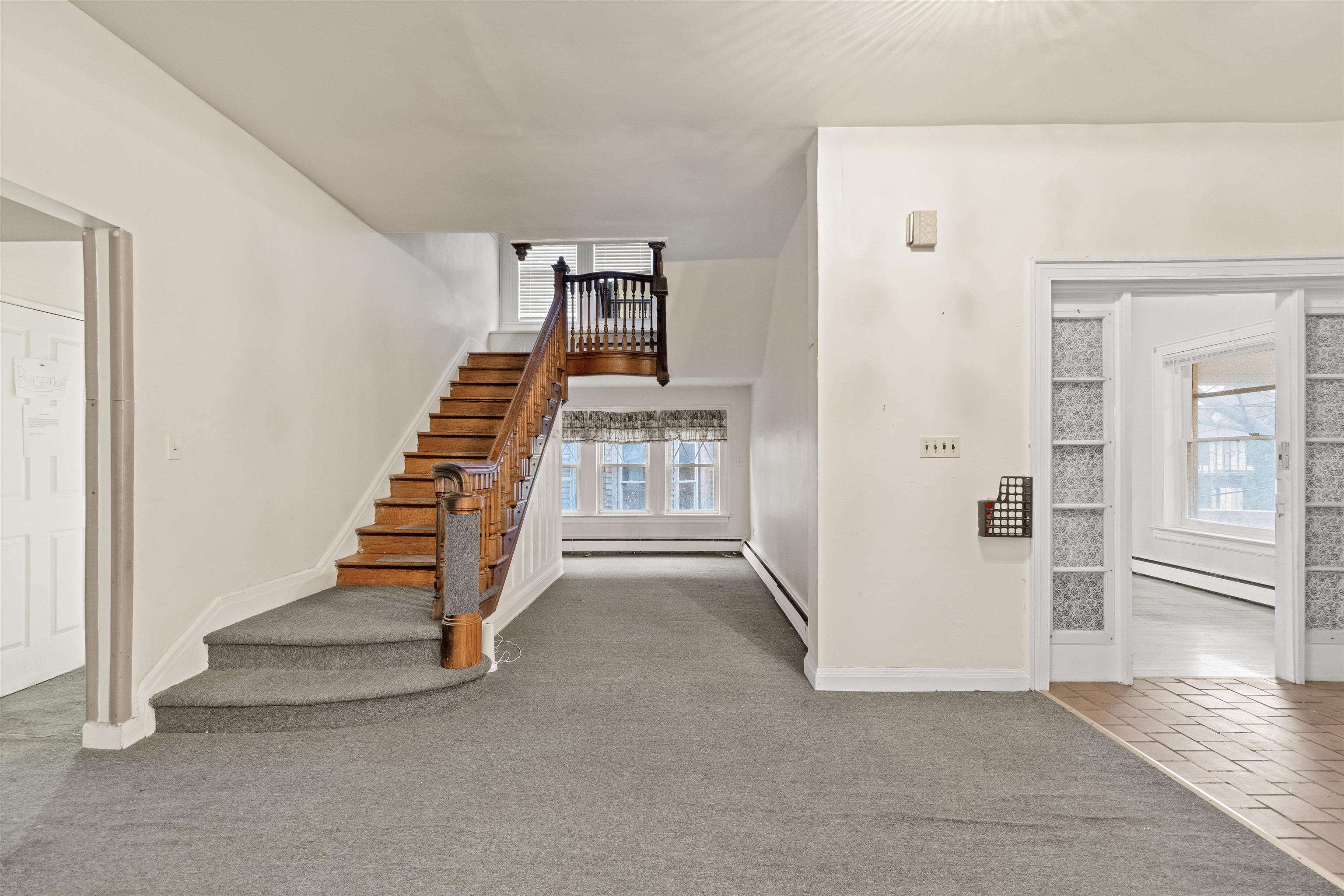 131 GIFFORD AVE