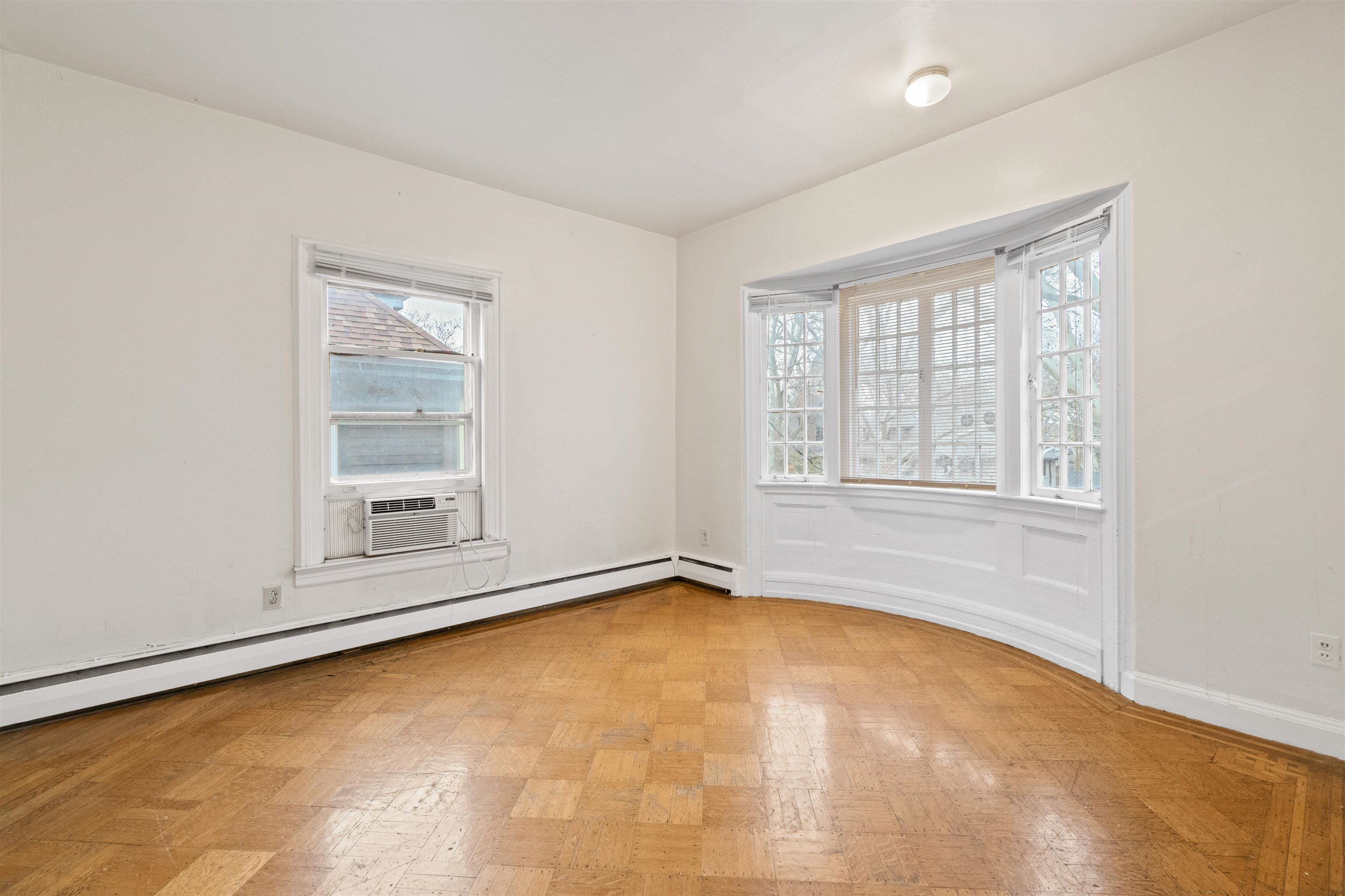 131 GIFFORD AVE