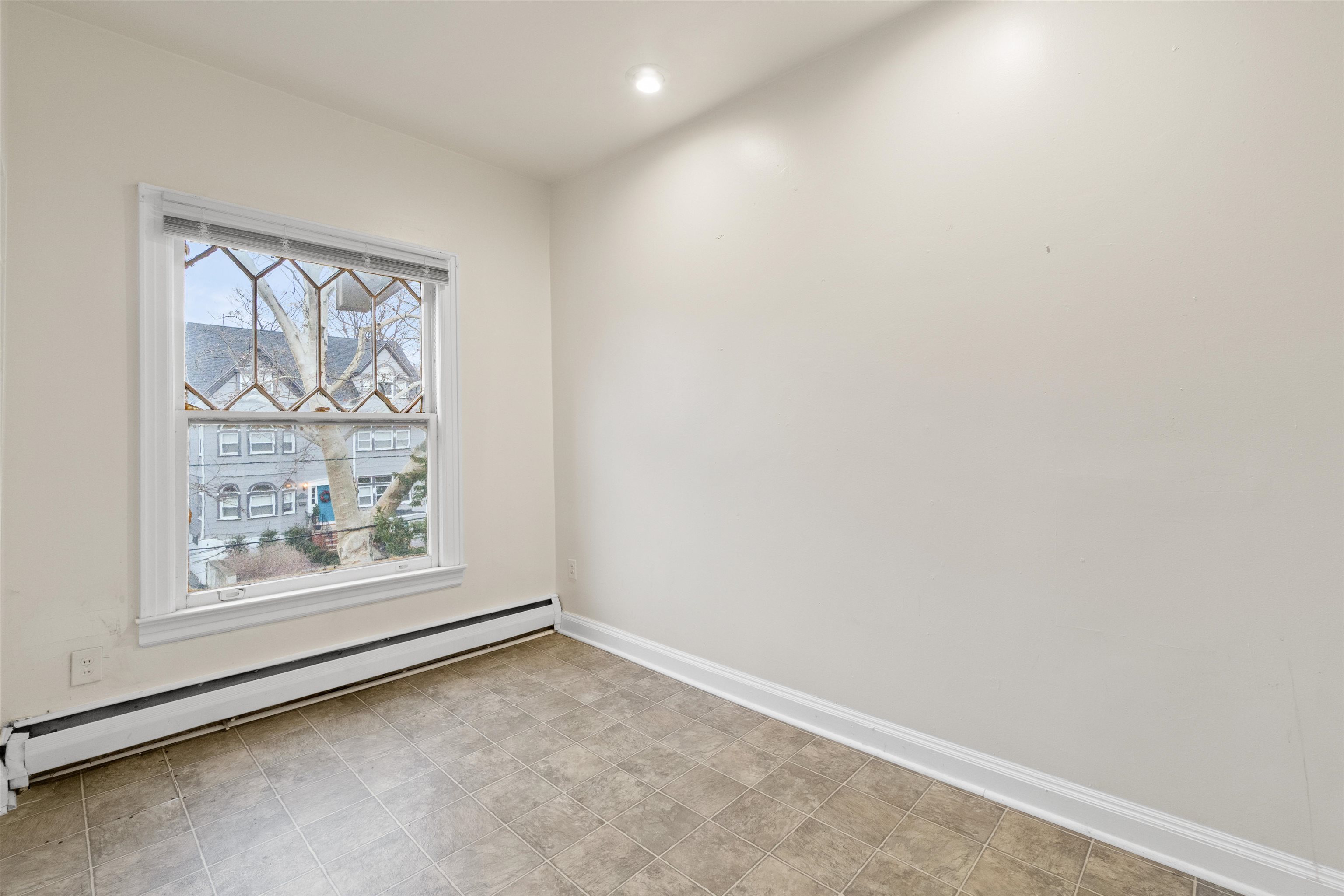 131 GIFFORD AVE