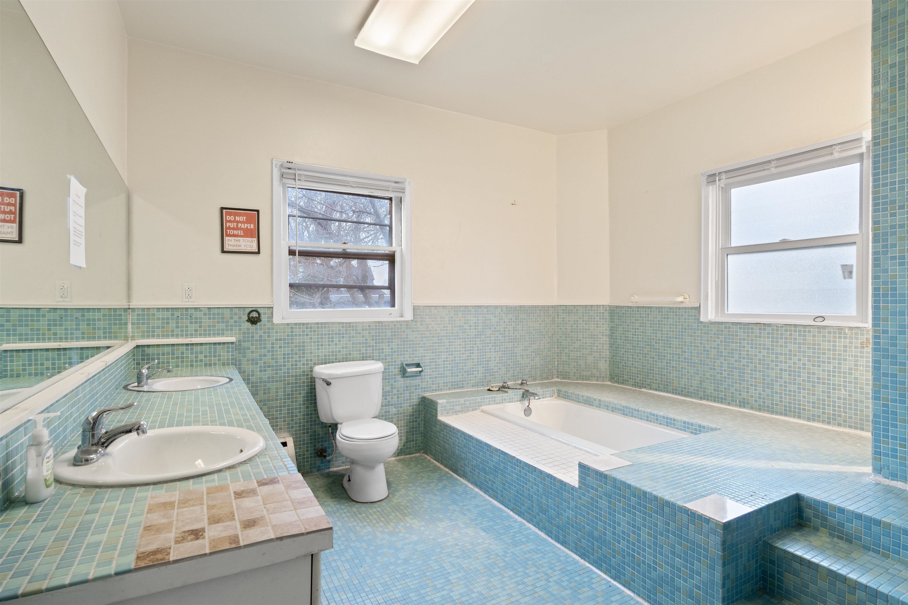 131 GIFFORD AVE