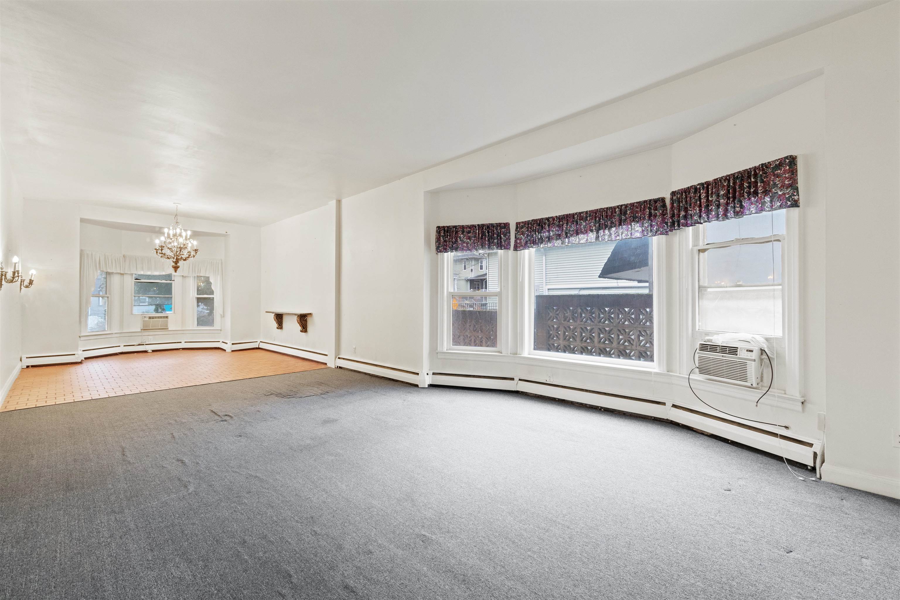 131 GIFFORD AVE