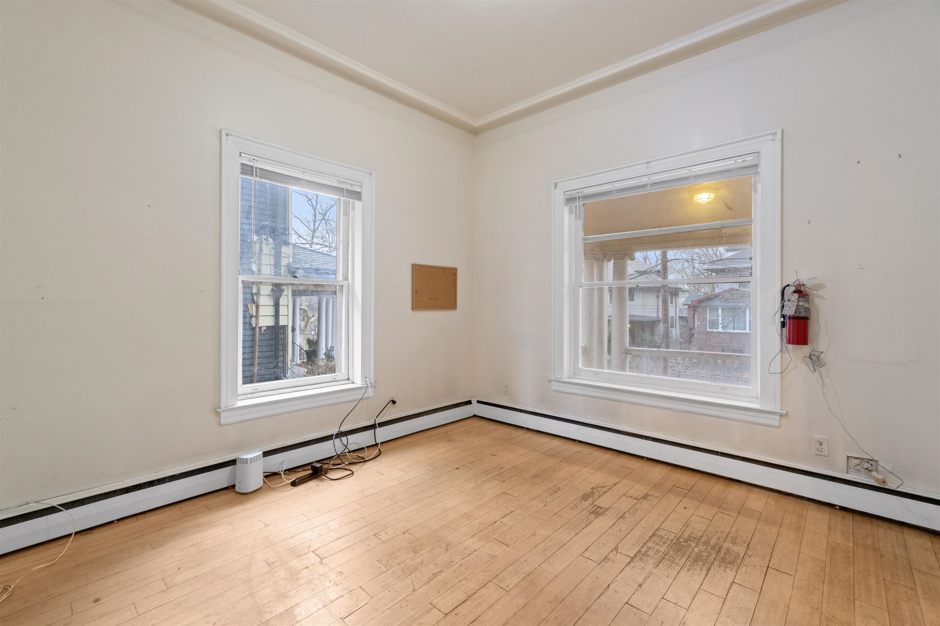 131 GIFFORD AVE