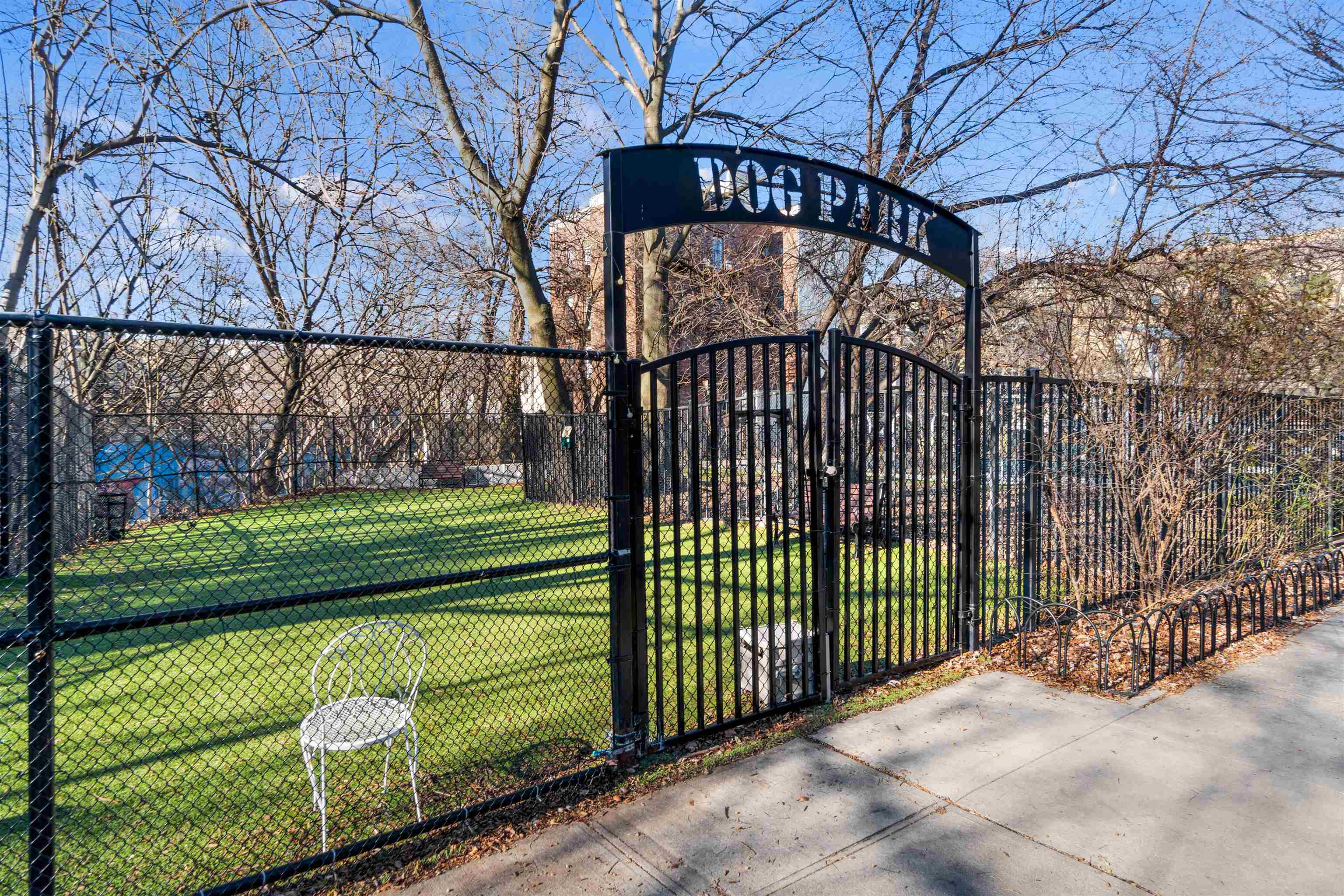 102 OGDEN AVE Unit: 104
